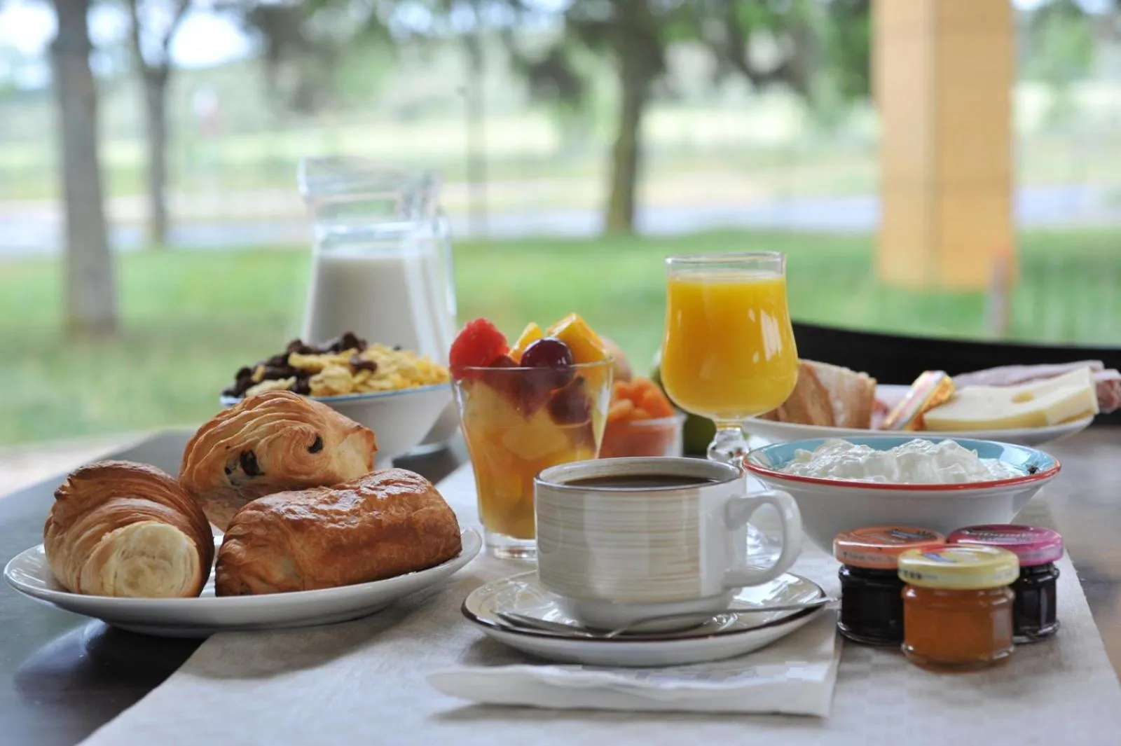 Food and drinks in The Originals Access, Hôtel Millau Sud