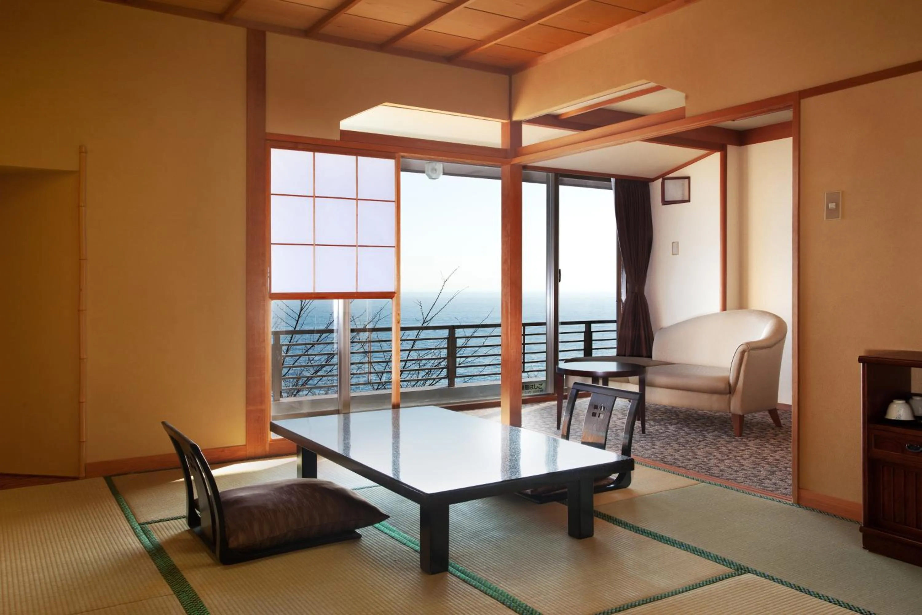 Photo of the whole room in Kissho Caren