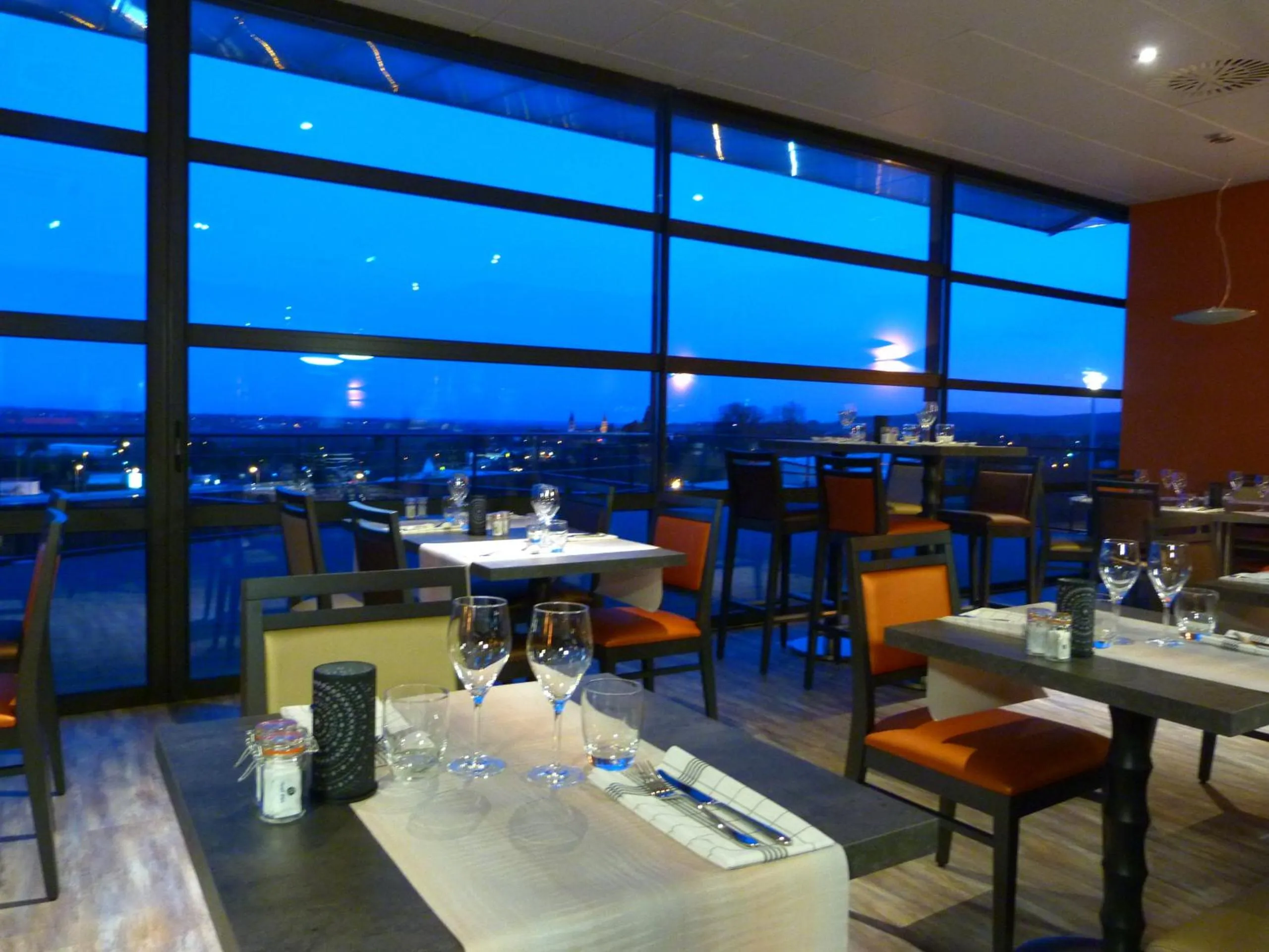 Restaurant/places to eat in Hôtel Le Kolibri