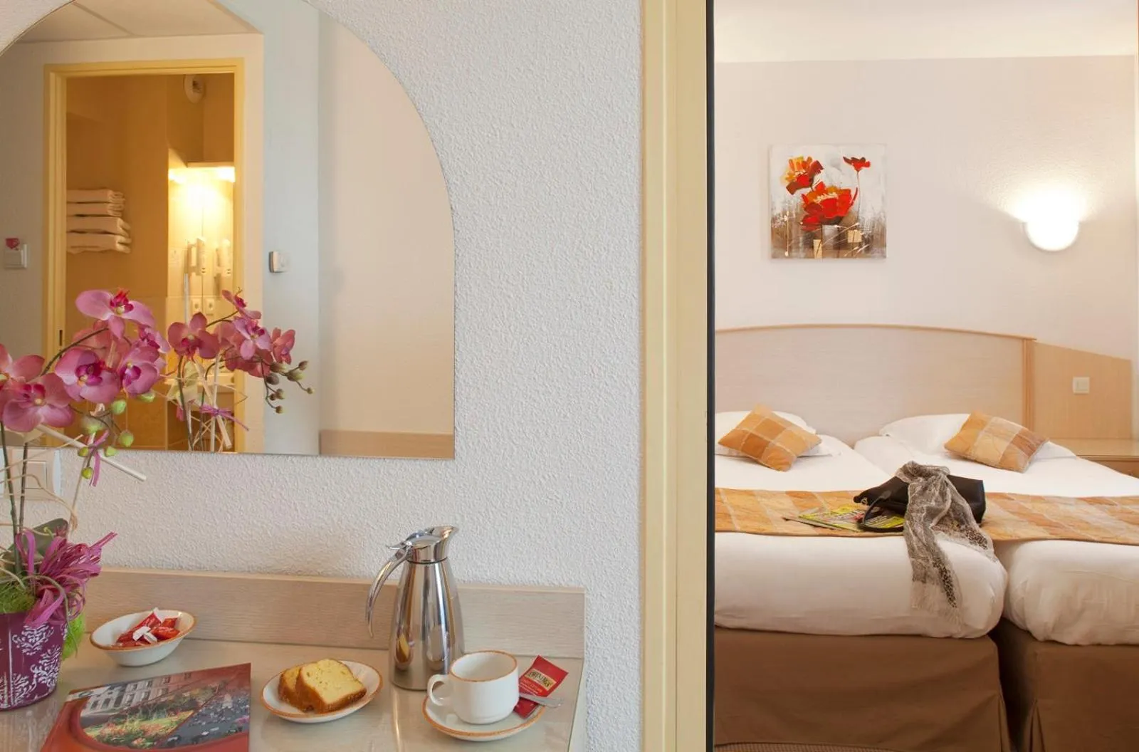 Bed in Hôtel Le Kolibri