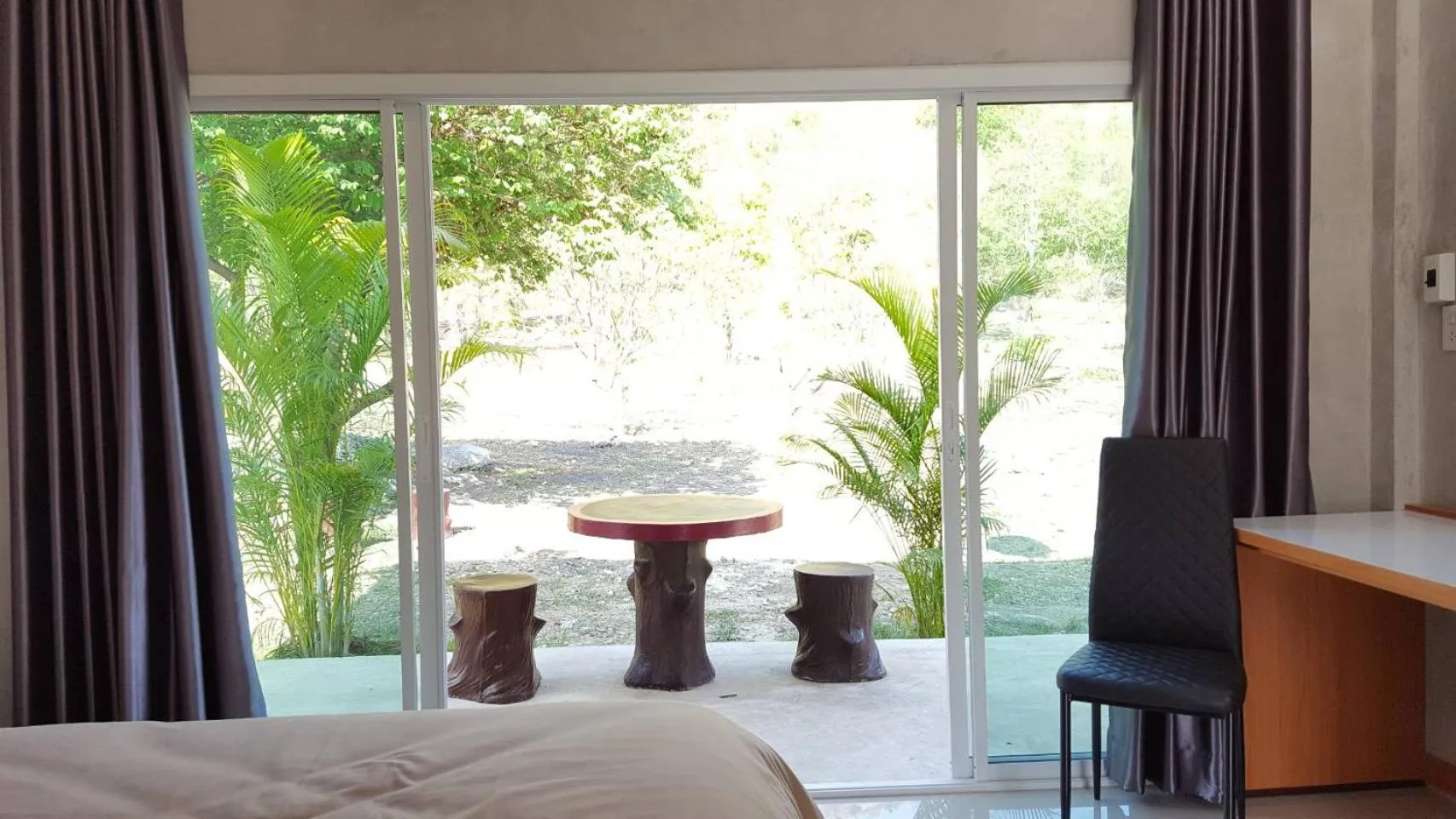 Balcony/Terrace, Bed in Phurang Hill Resort