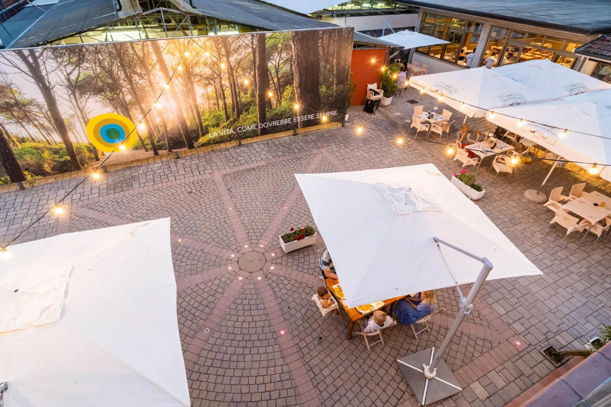 Restaurant/places to eat in Club del Sole Viareggio Family Collection