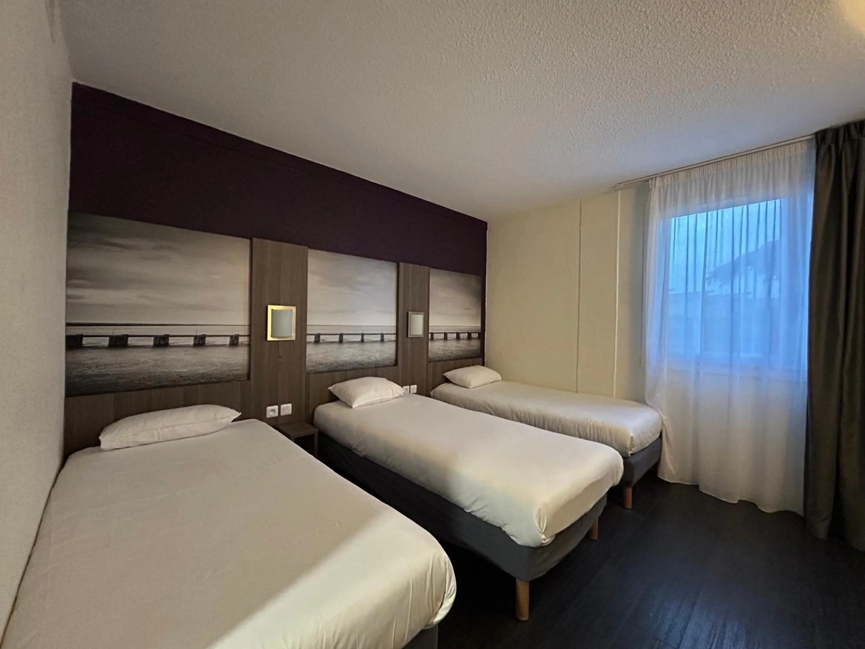 Bedroom, Bed in Brit Hotel Montpellier Parc Expo