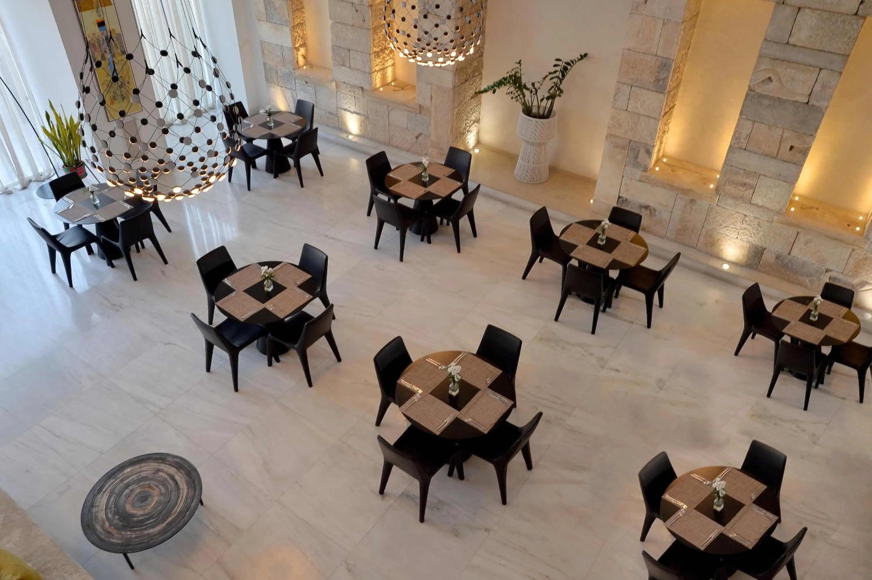 Restaurant/places to eat in Athenaeum Grand Hotel