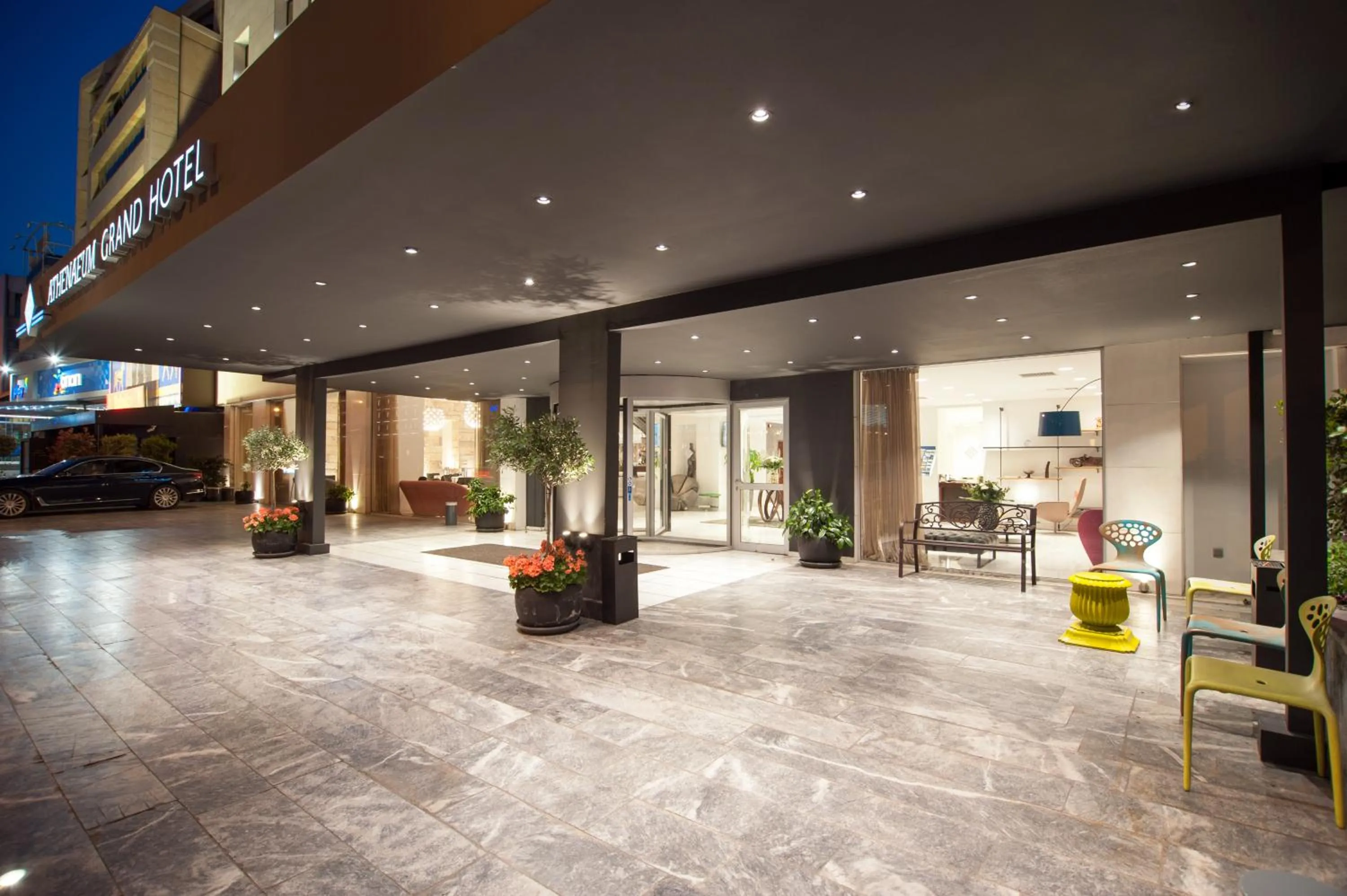 Facade/entrance in Athenaeum Grand Hotel