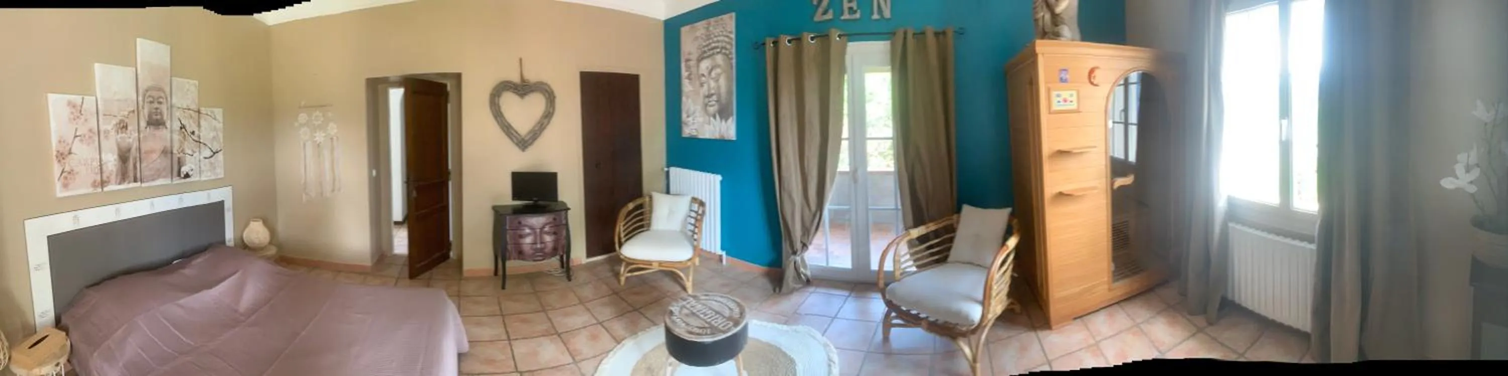 Bed in Bastide du Bonheur Saint Donat