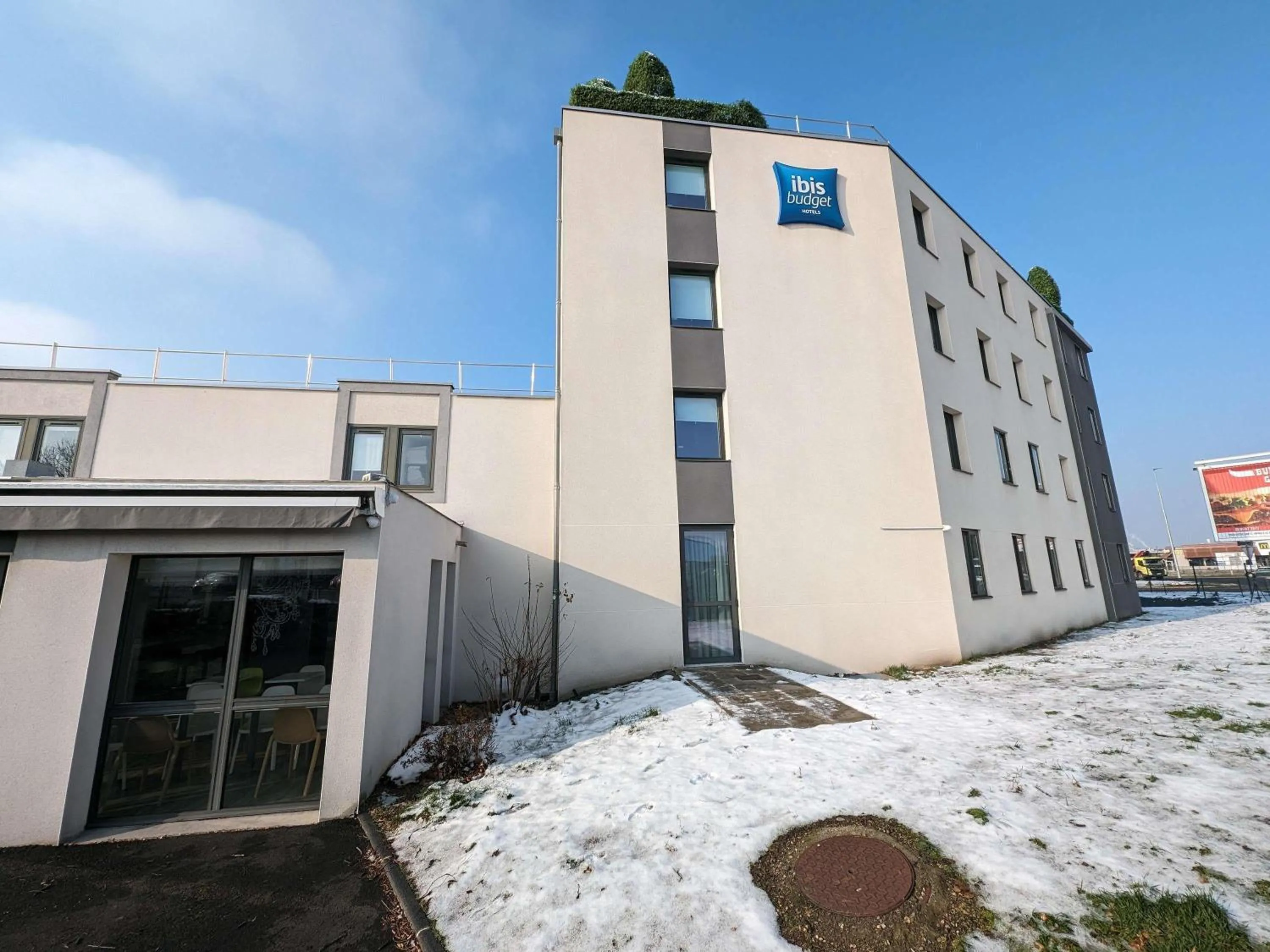 Property building in Ibis Budget Clermont Ferrand - Le Brezet - Aeroport