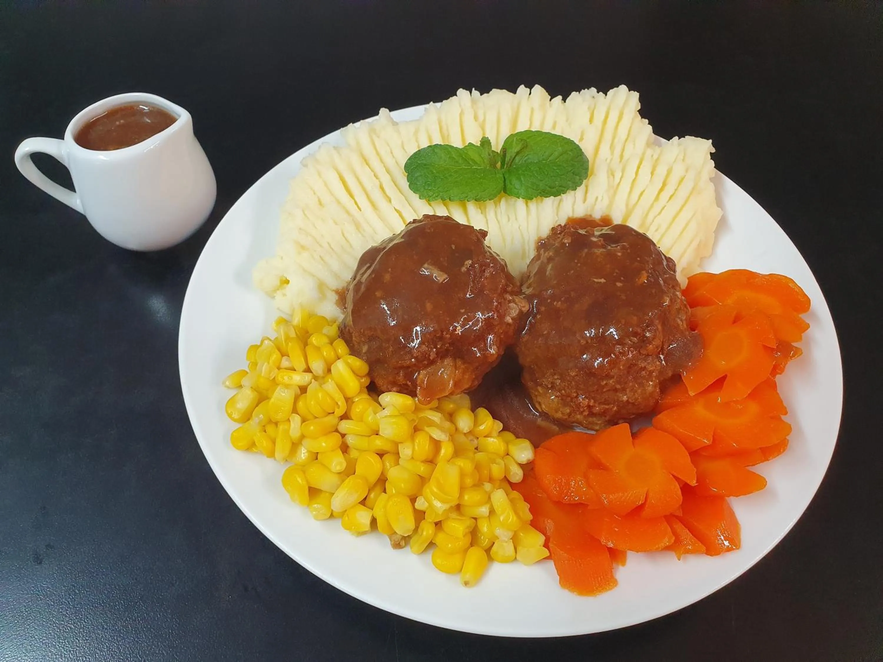 Dinner in Lavender Lane