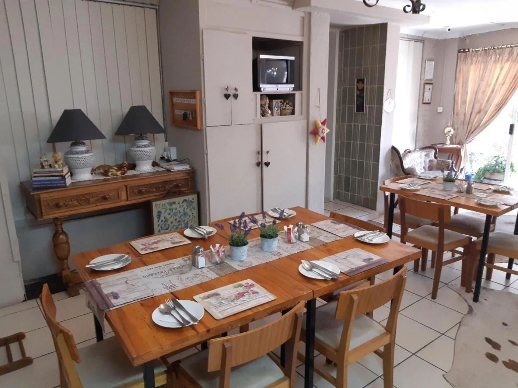 Dining area in Lavender Lane