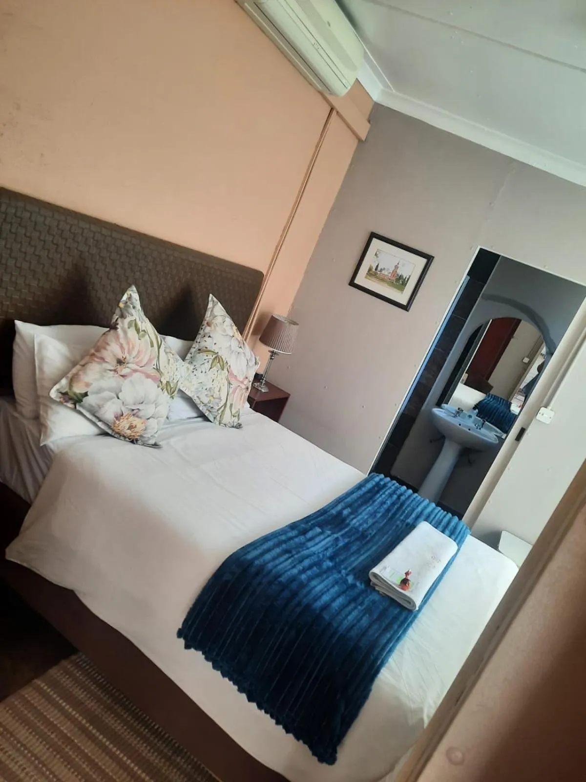 towels, Bed in Lavender Lane