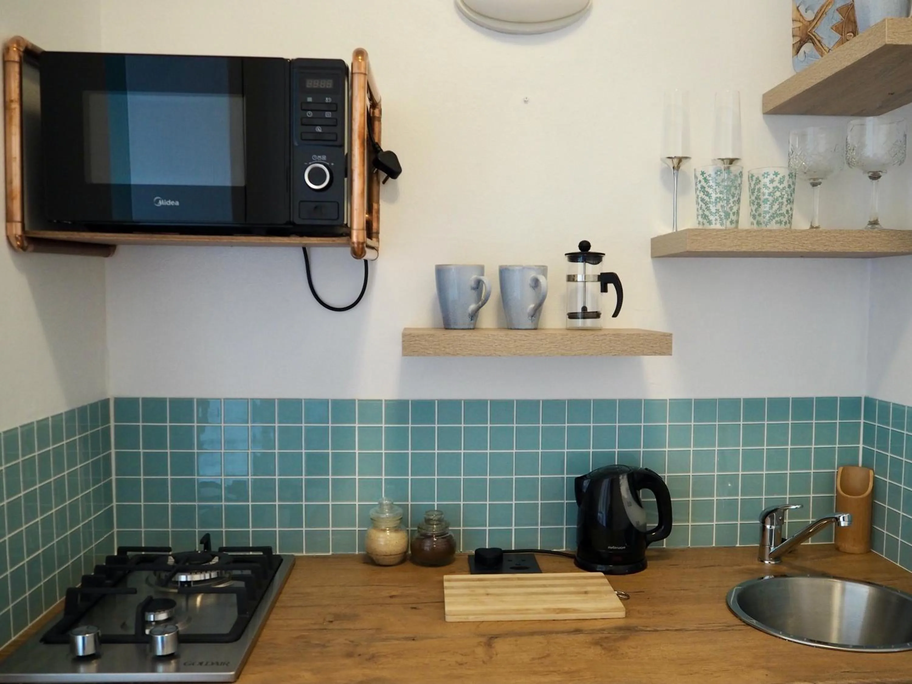 Coffee/tea facilities in African Breeze Guesthouse