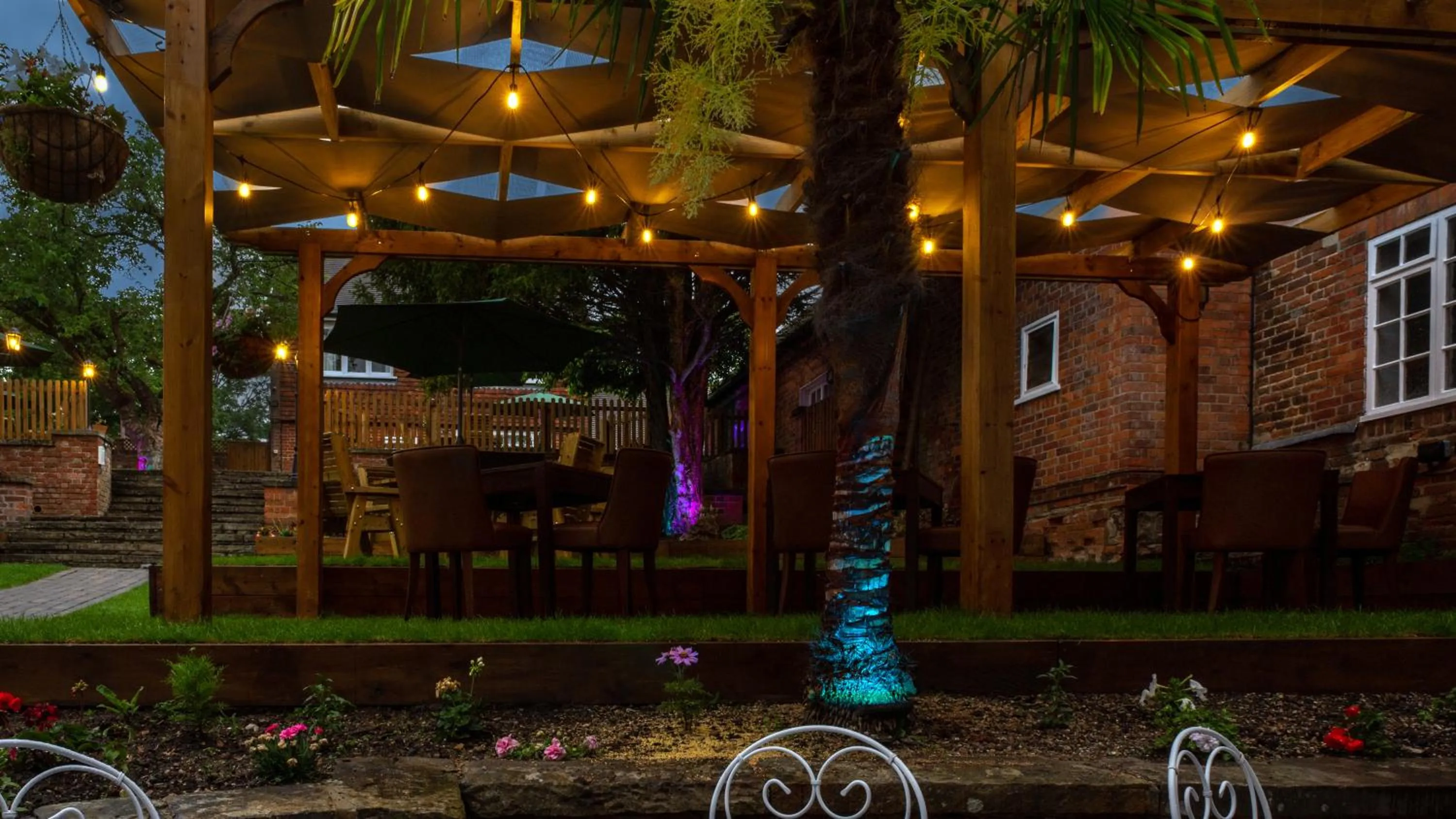 Garden view in The Chequers Hotel