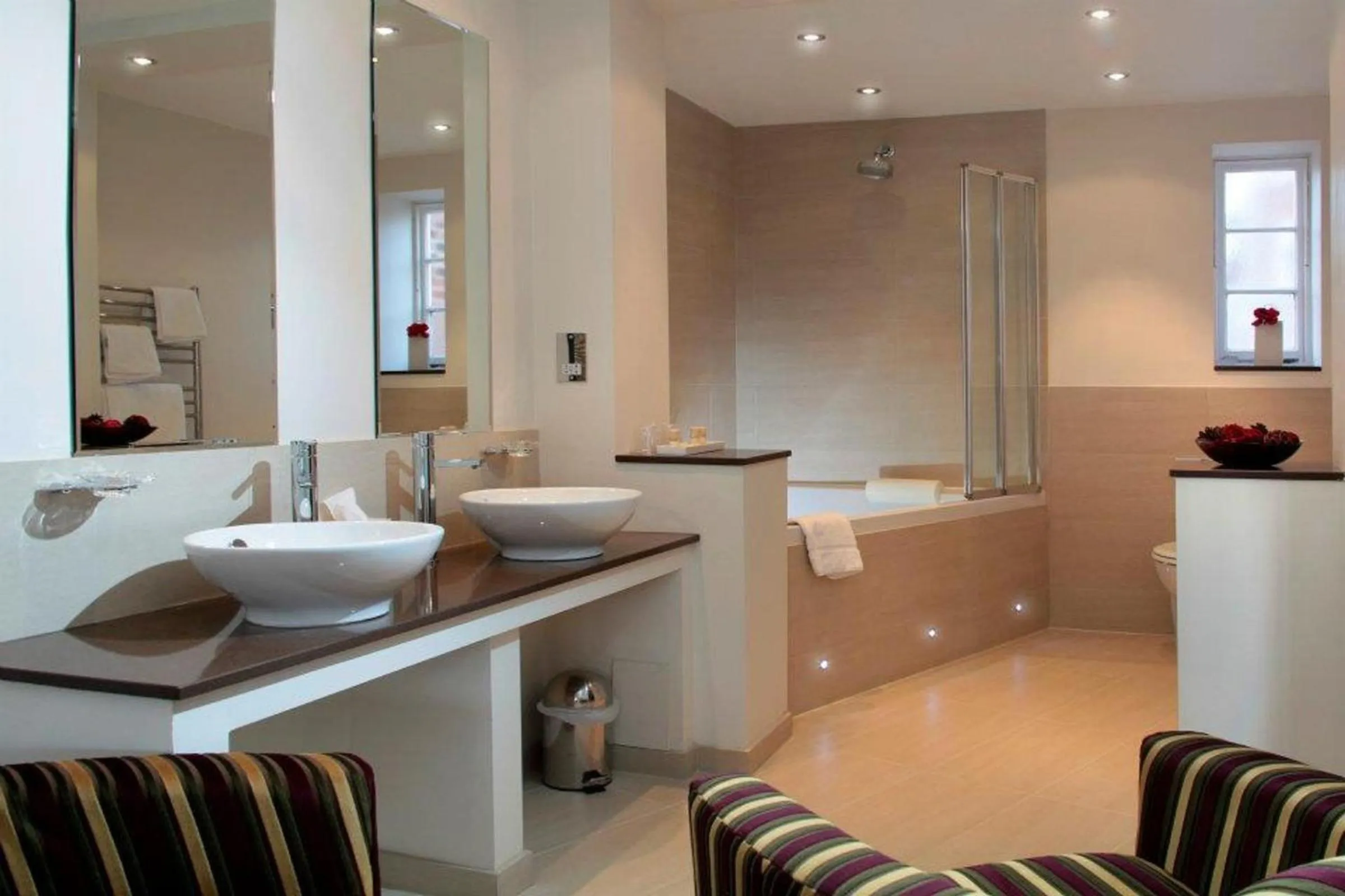 Bathroom in The Chequers Hotel