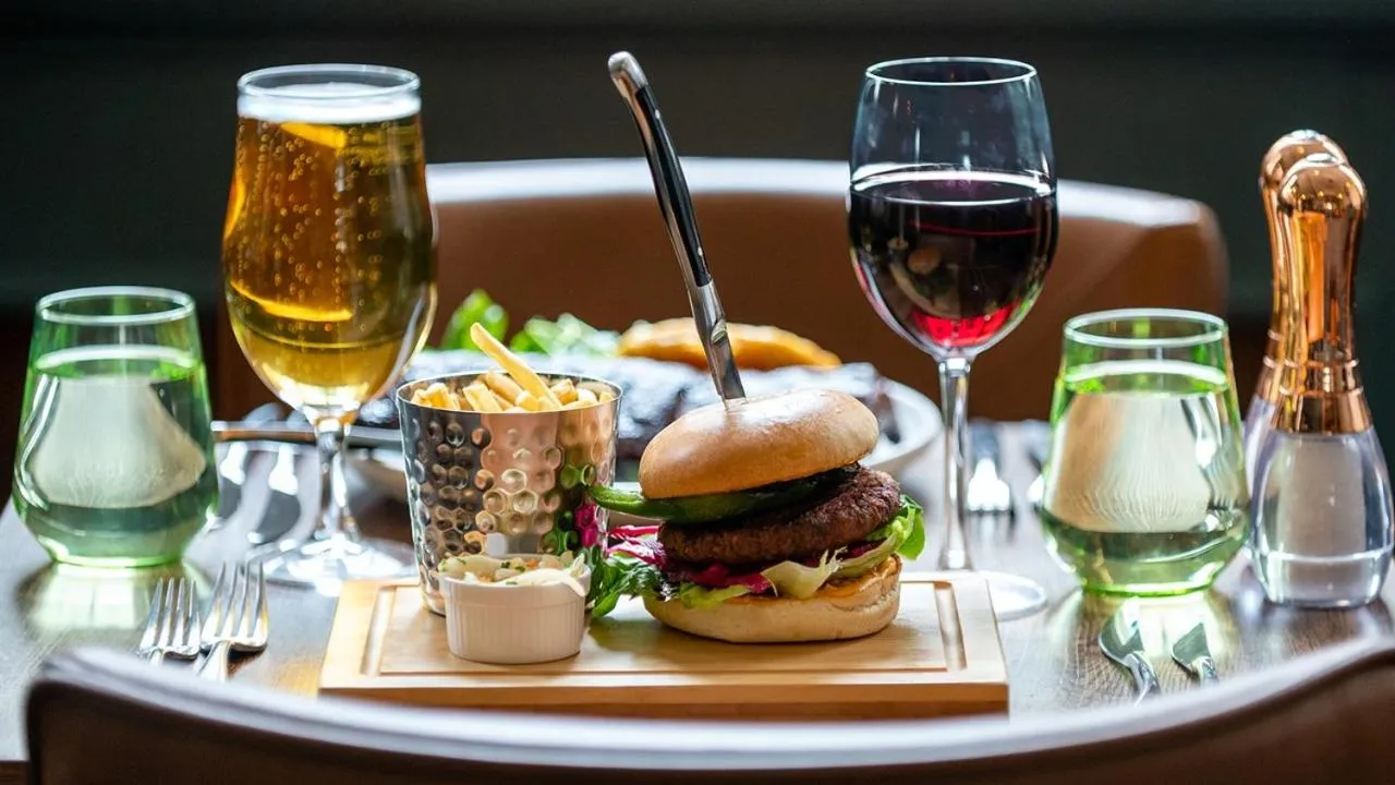 Food and drinks in The Chequers Hotel