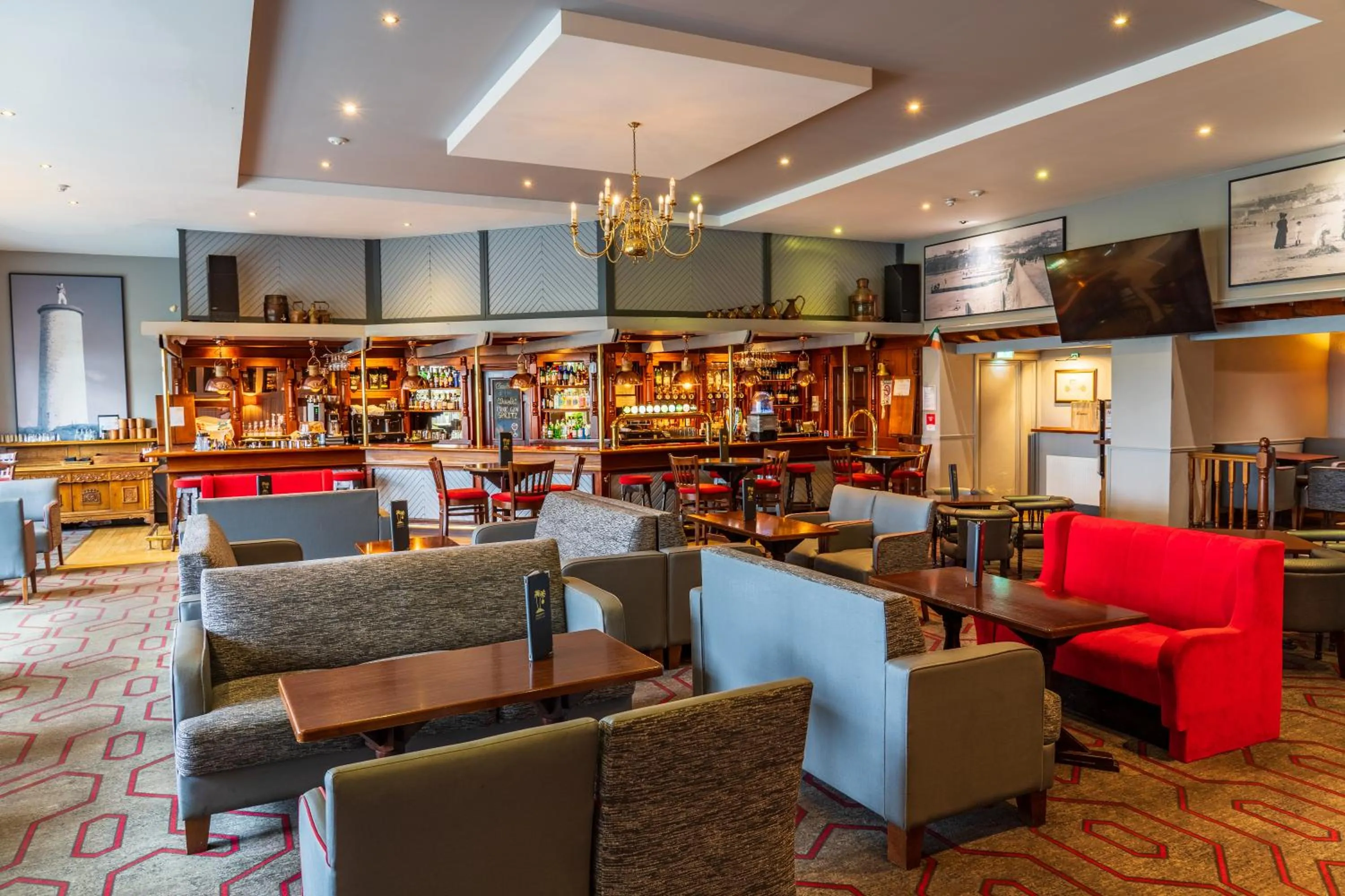 Lounge or bar in Majestic Hotel