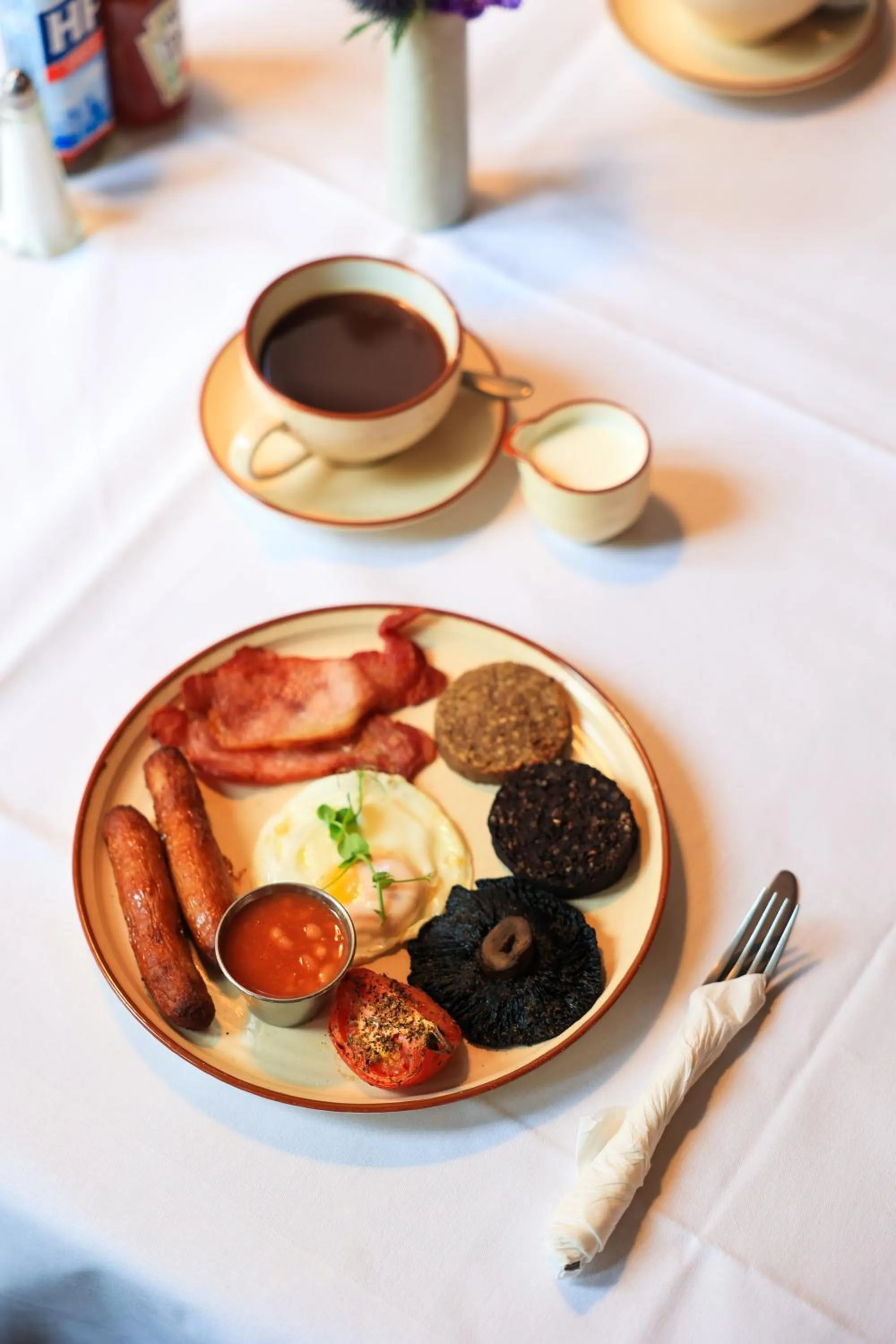 Restaurant/places to eat in Drury Court Hotel