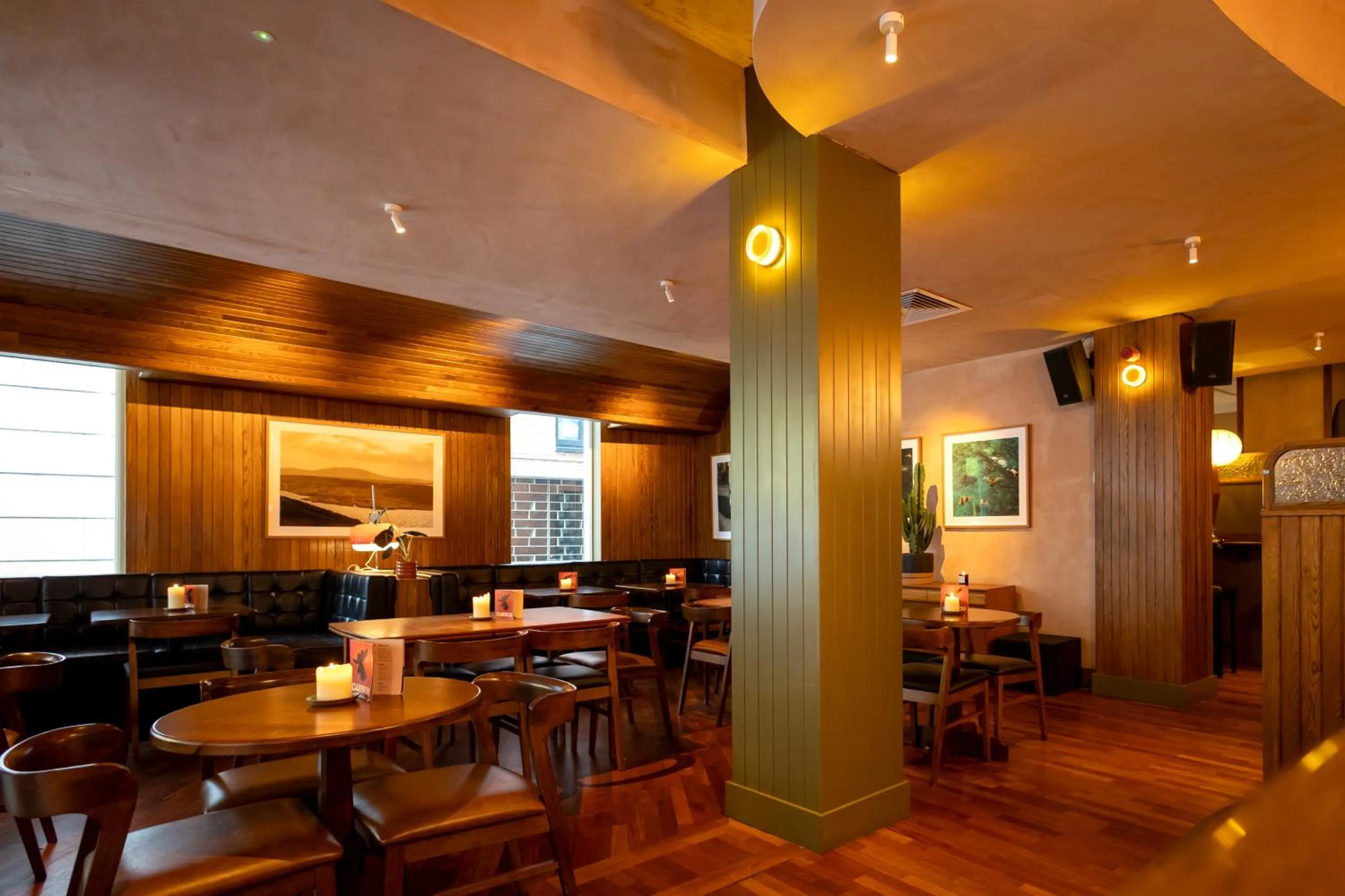 Restaurant/places to eat in Drury Court Hotel