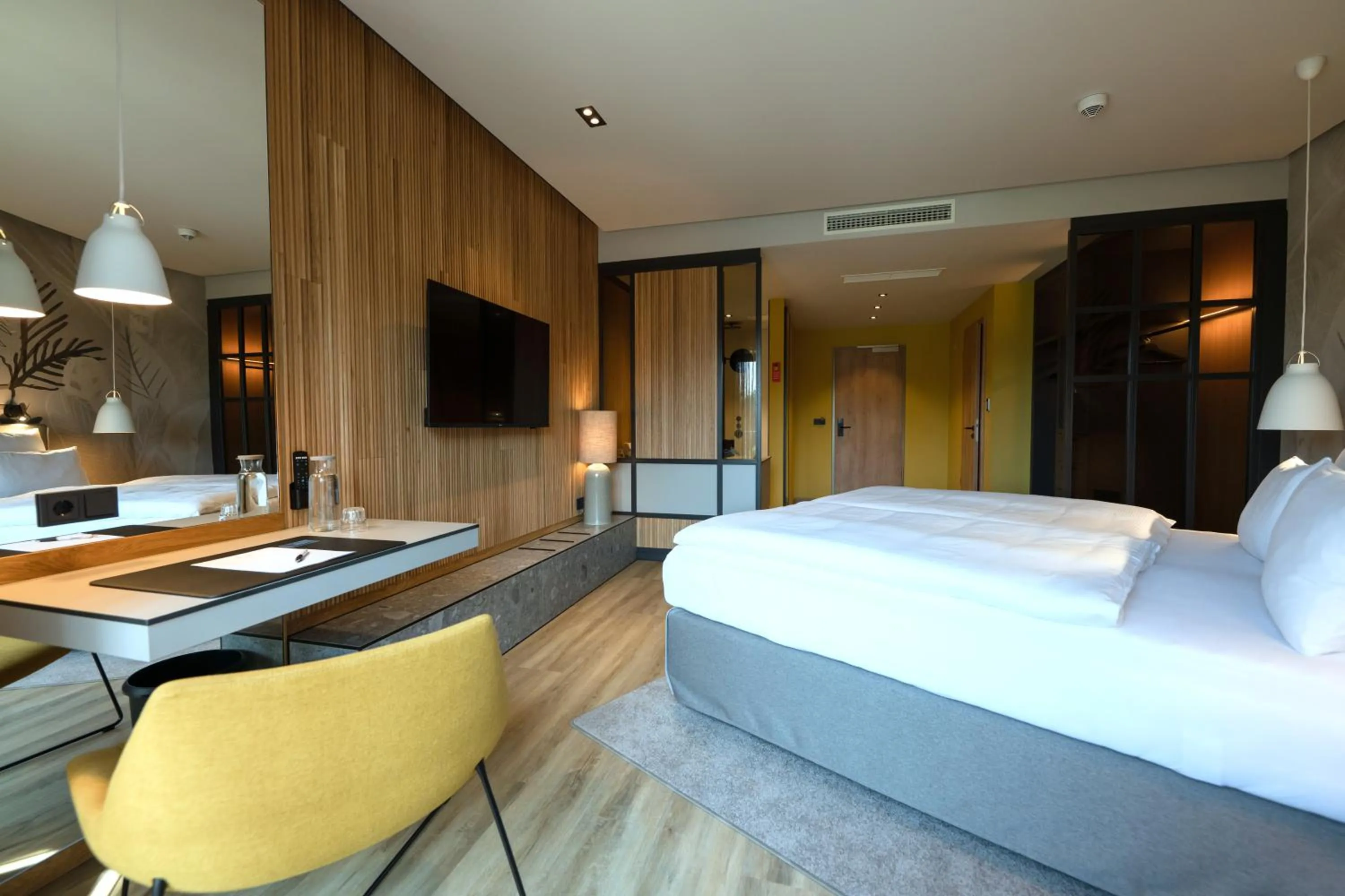 Bedroom, Bed in Thöles Hotel Bücken