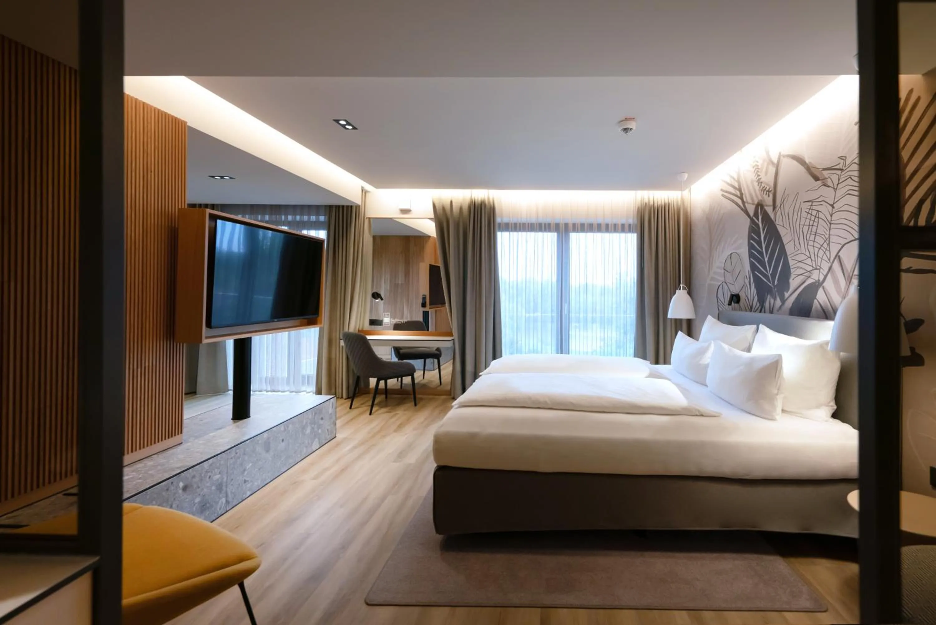 Photo of the whole room, Bed in Thöles Hotel Bücken