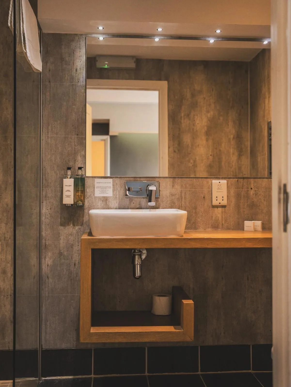 Bathroom in Crossways