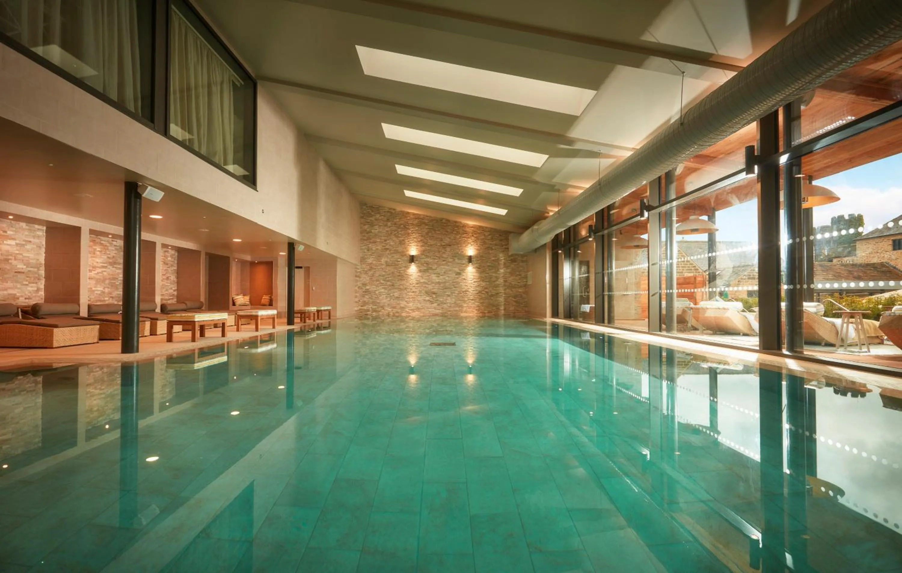 Swimming pool in Swinton Park