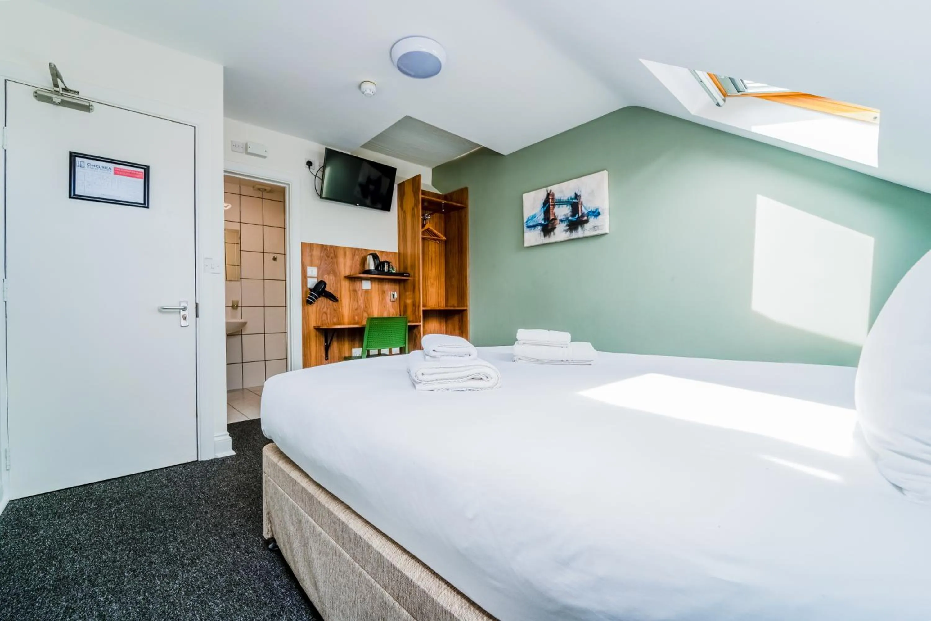 TV and multimedia, Bed in Chelsea Guest House