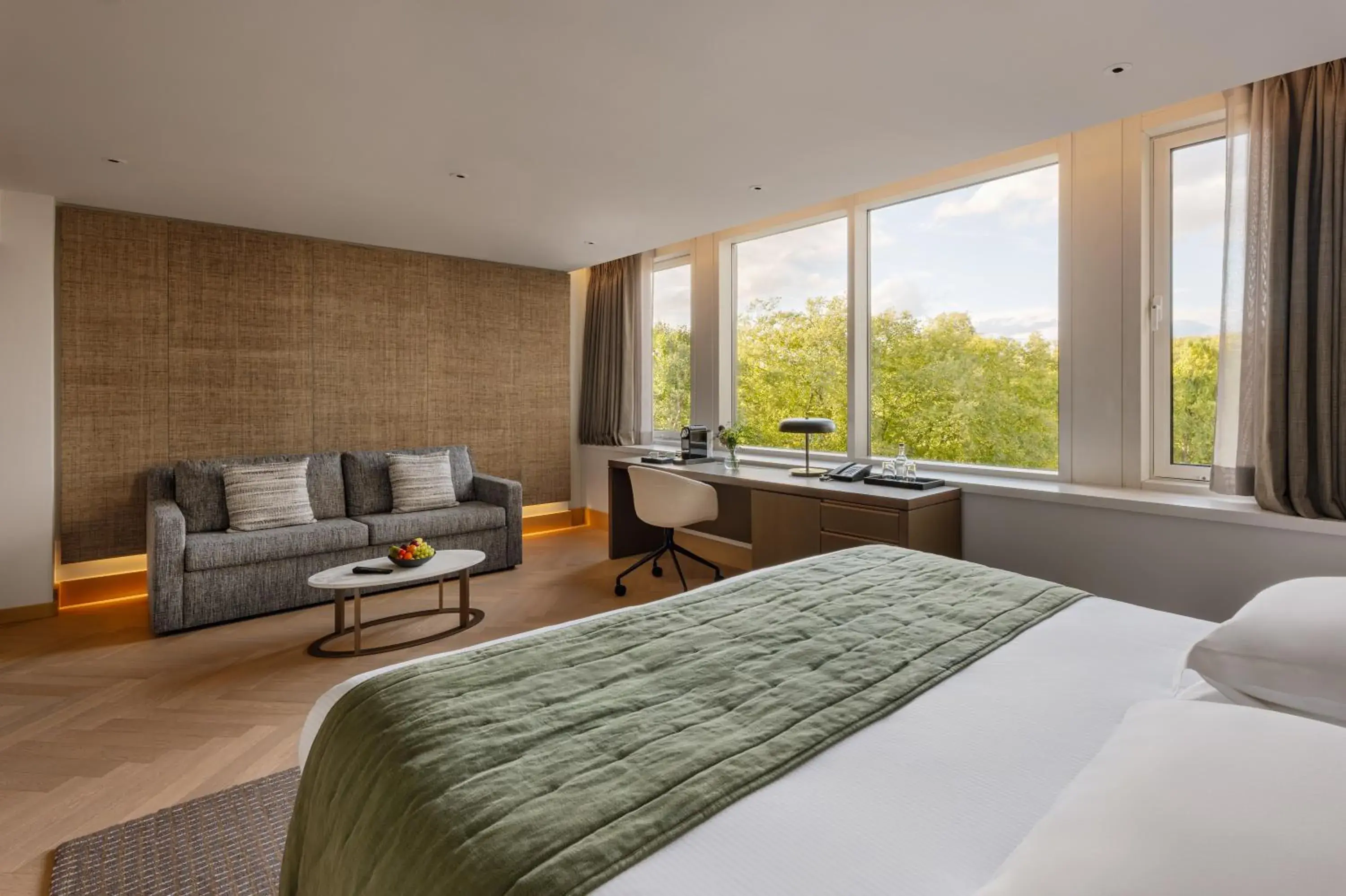 Deluxe Studio in Royal Garden Hotel Deluxe Studio in Royal Garden Hotel