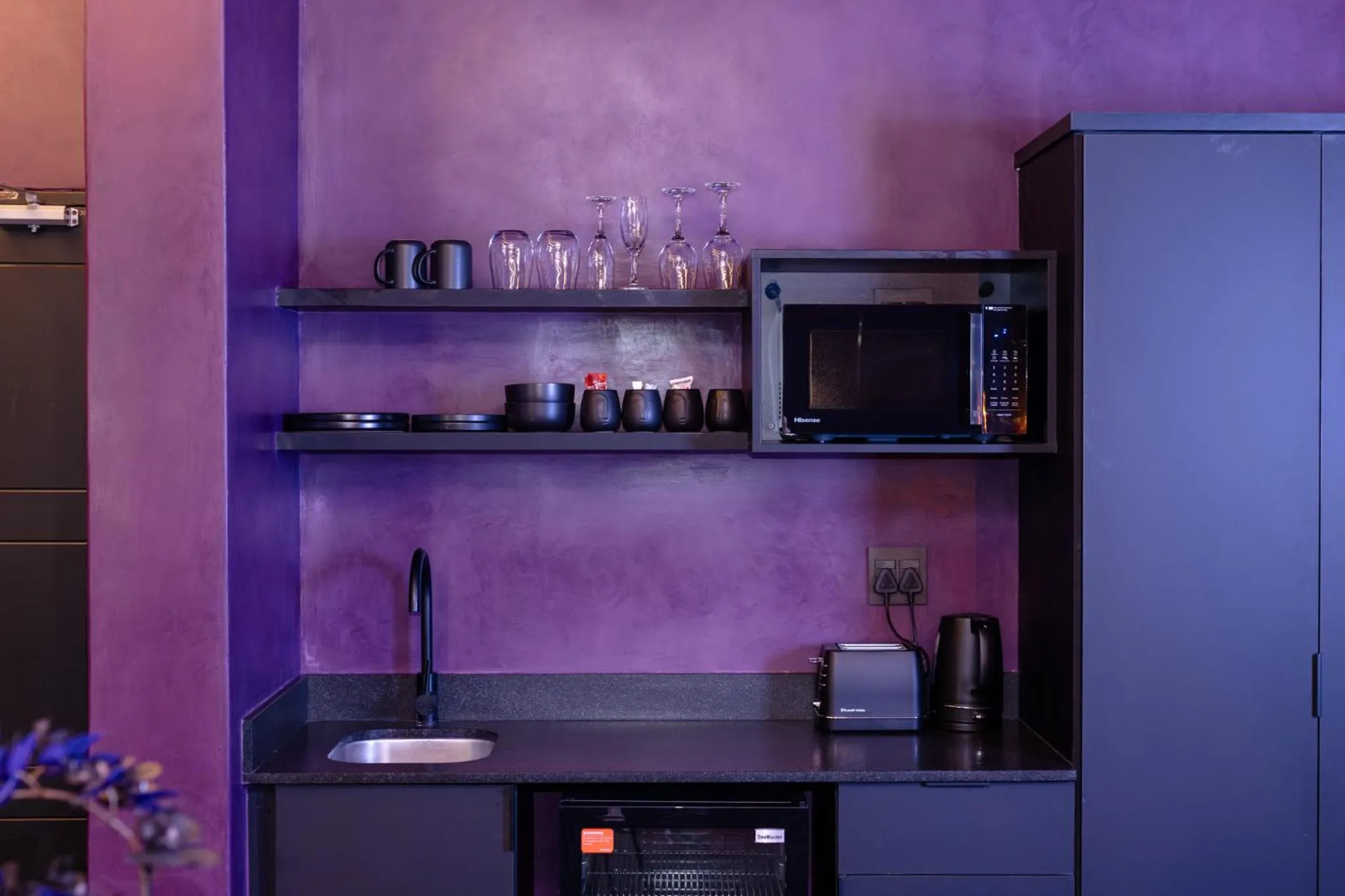 Coffee/tea facilities in Mint Hotel Rosebank