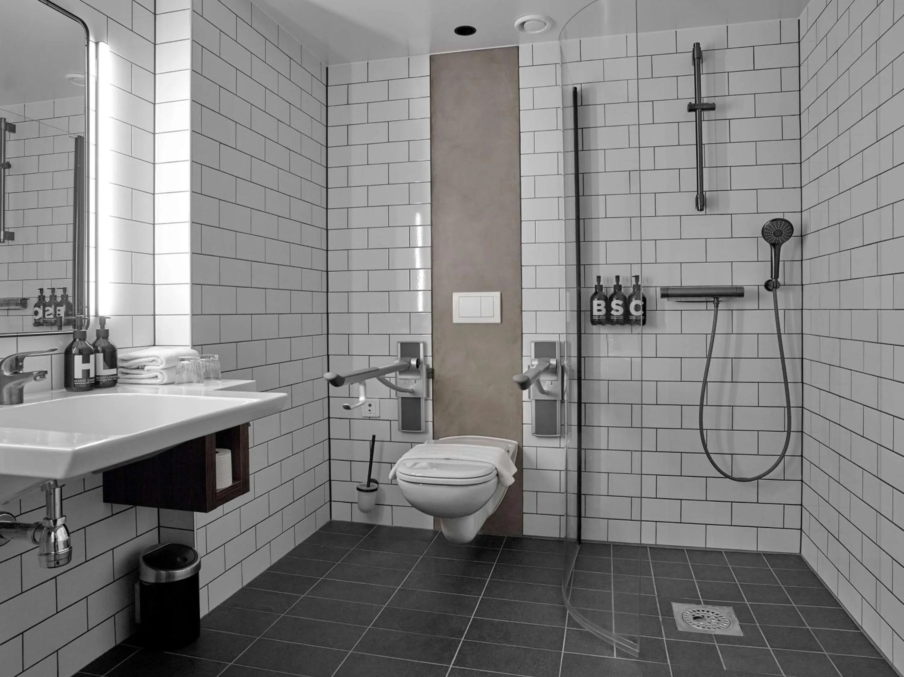 Bathroom in Downtown Camper by Scandic