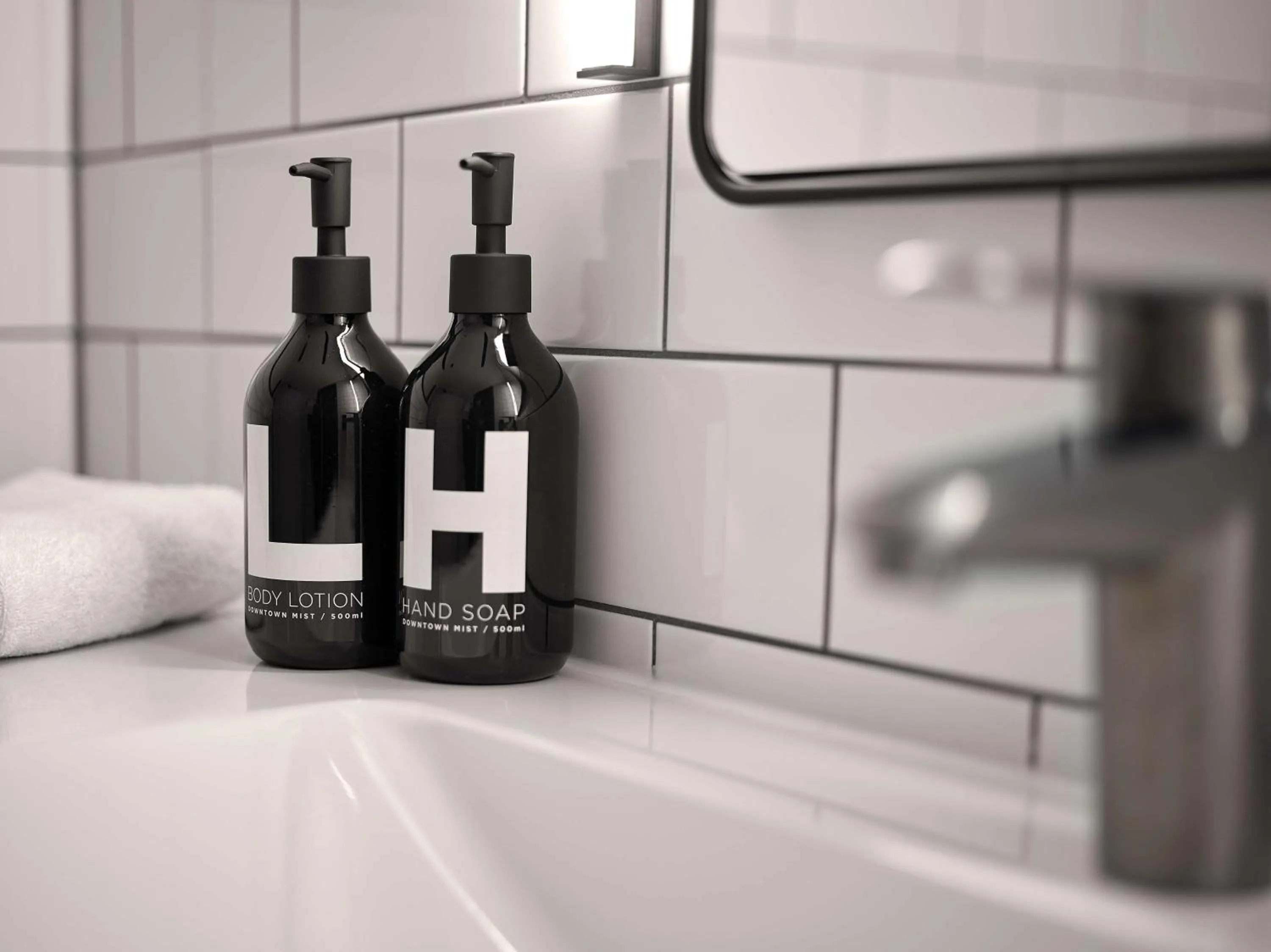 Bathroom in Downtown Camper by Scandic