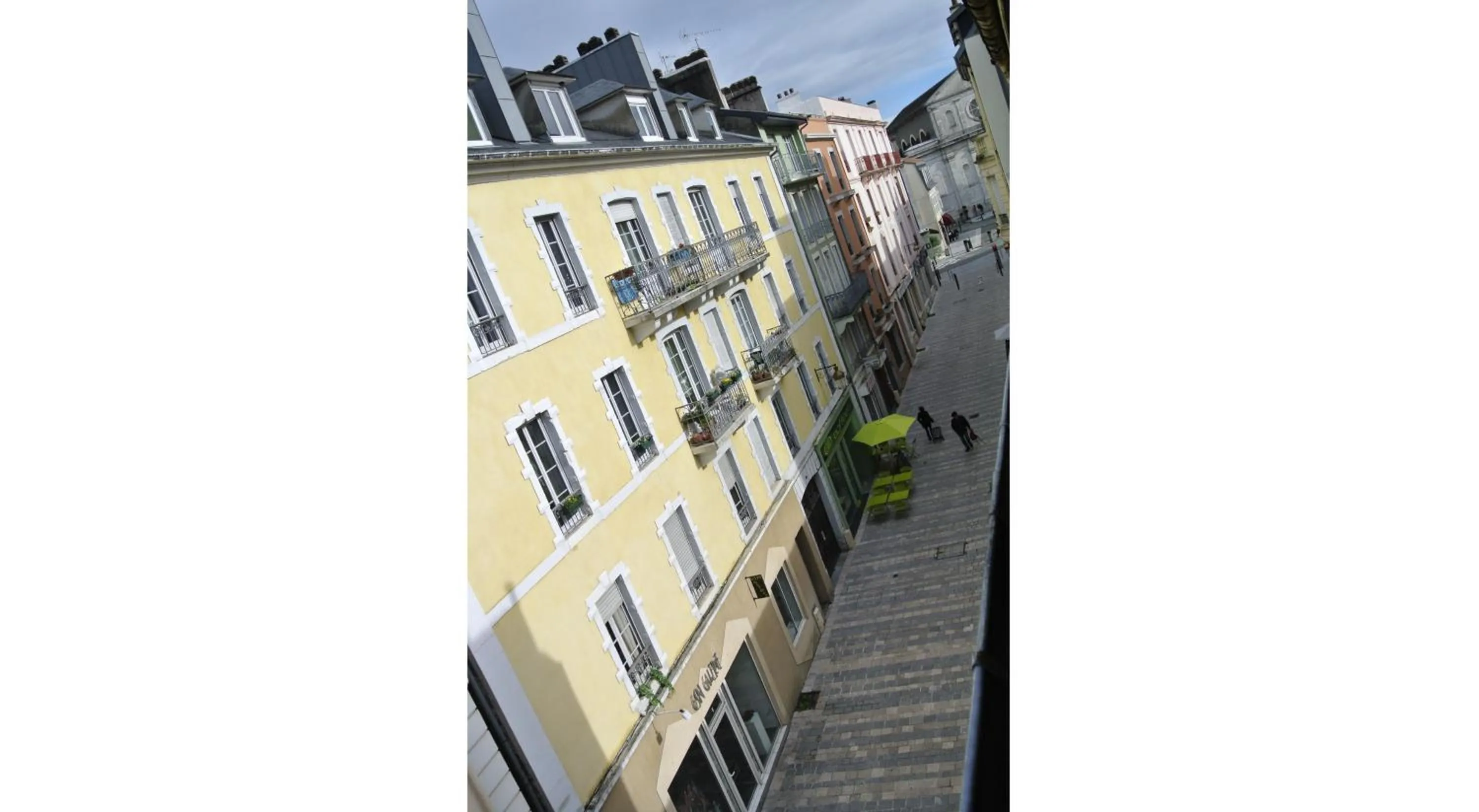 Neighbourhood in Hôtel Bosquet Pau Centre - Self Check In Budget Hotel