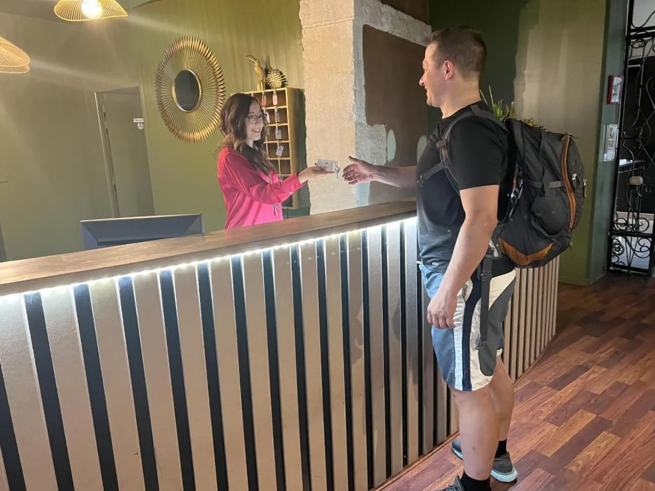 People in Hôtel Abalone - Centre Gare