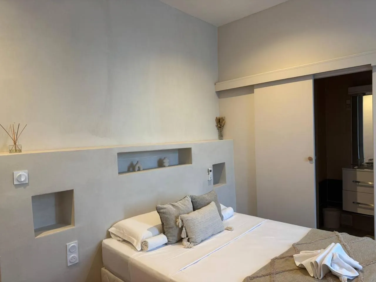 Bed in Hôtel Abalone - Centre Gare