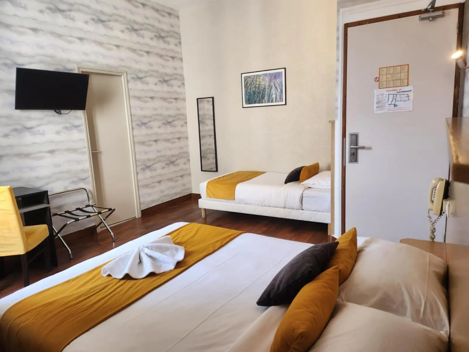 Bed in Hôtel Abalone - Centre Gare