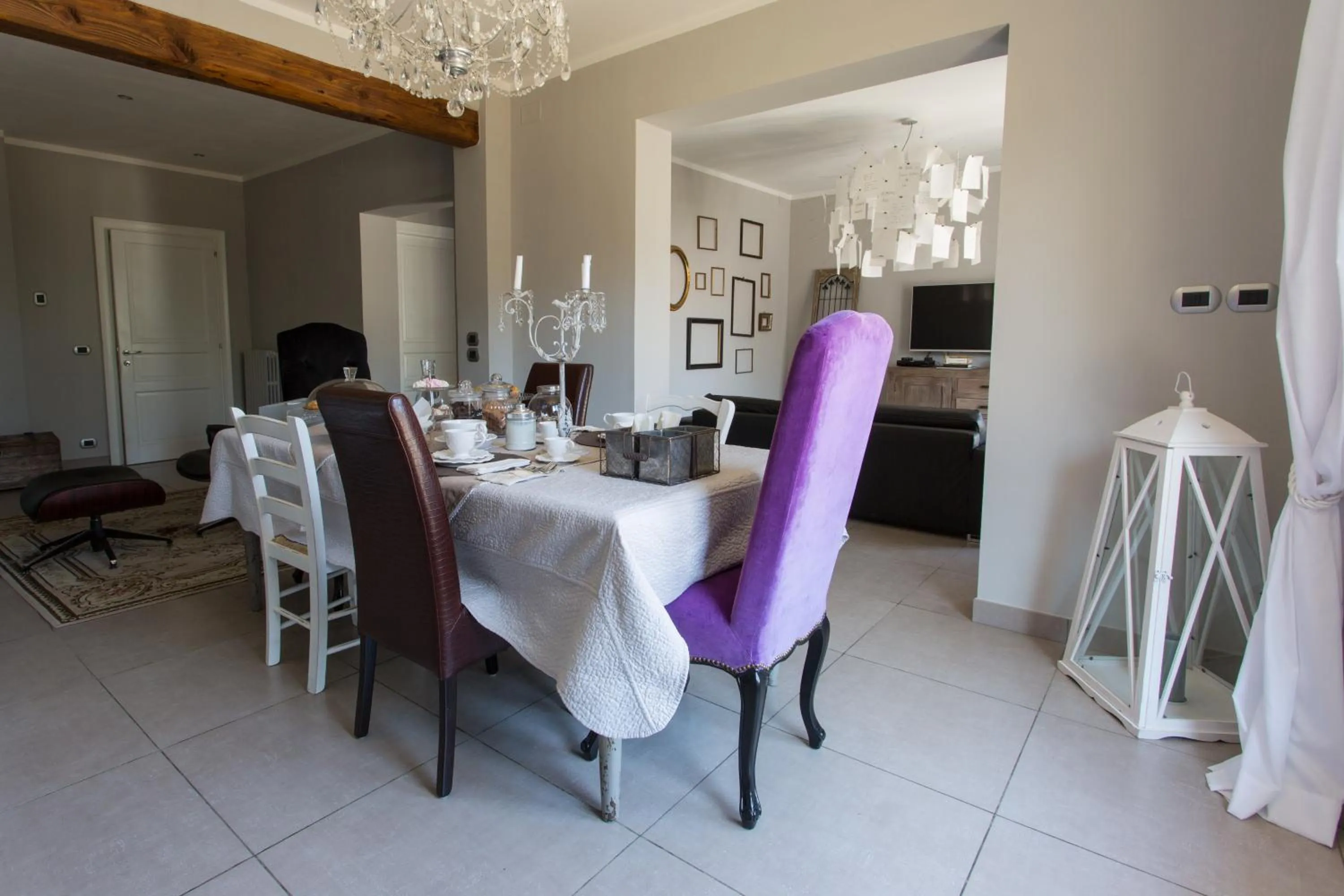 Decorative detail in Casa Montalgallo