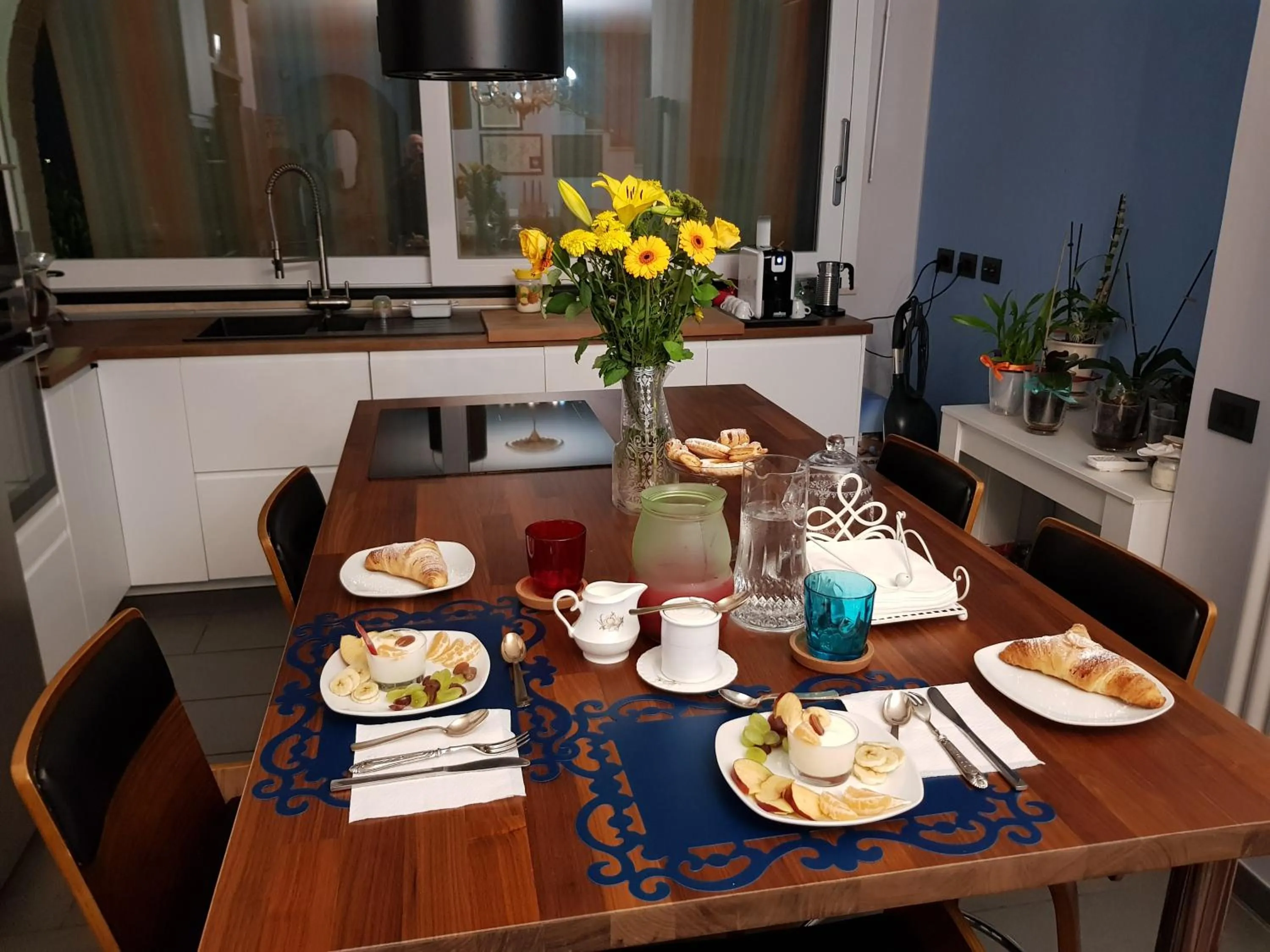 Italian breakfast in B&B Vista su Roma