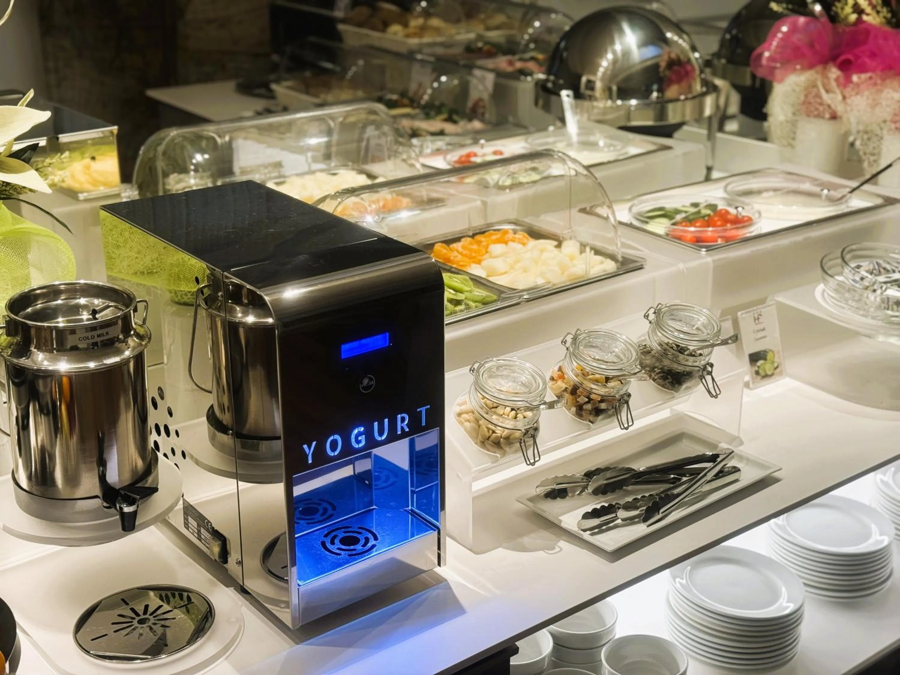 Continental breakfast in Hotel Flora