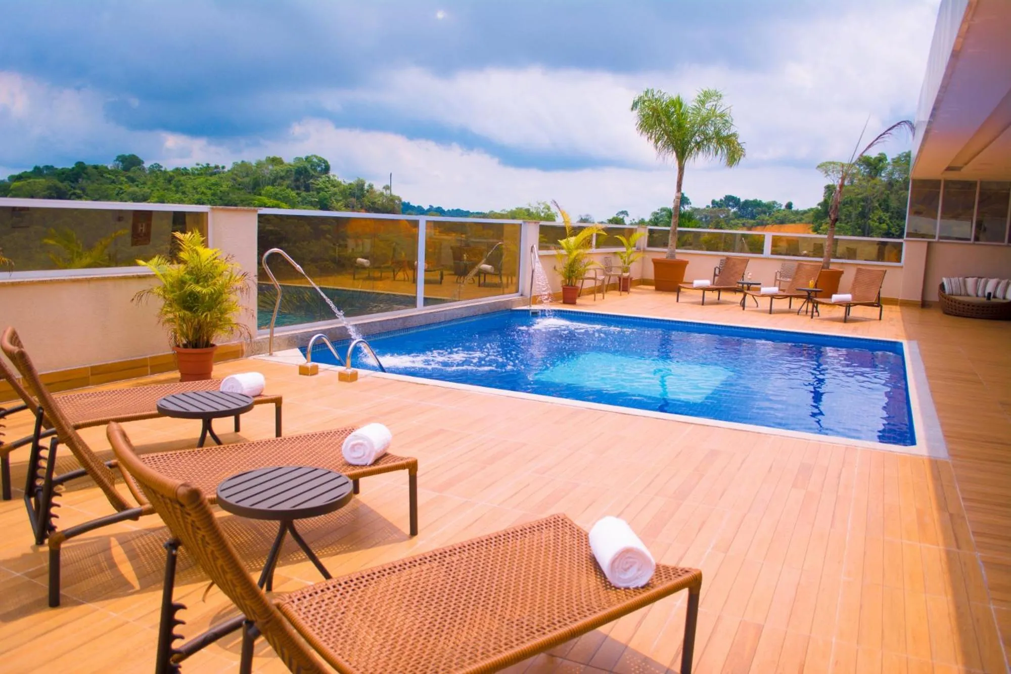 Swimming pool in TRYP by Wyndham Manaus Aeroporto