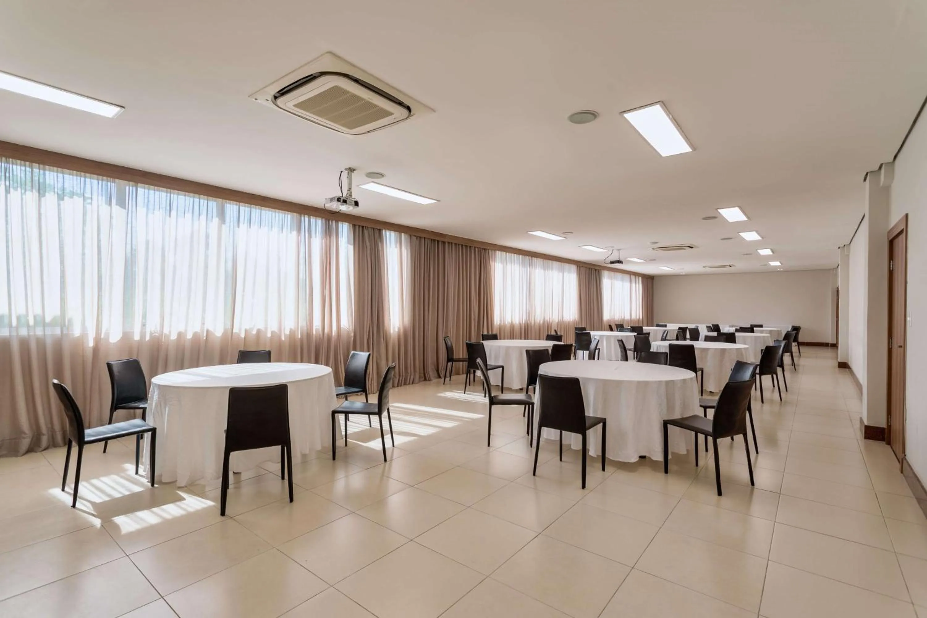 Meeting/conference room in TRYP by Wyndham Manaus Aeroporto