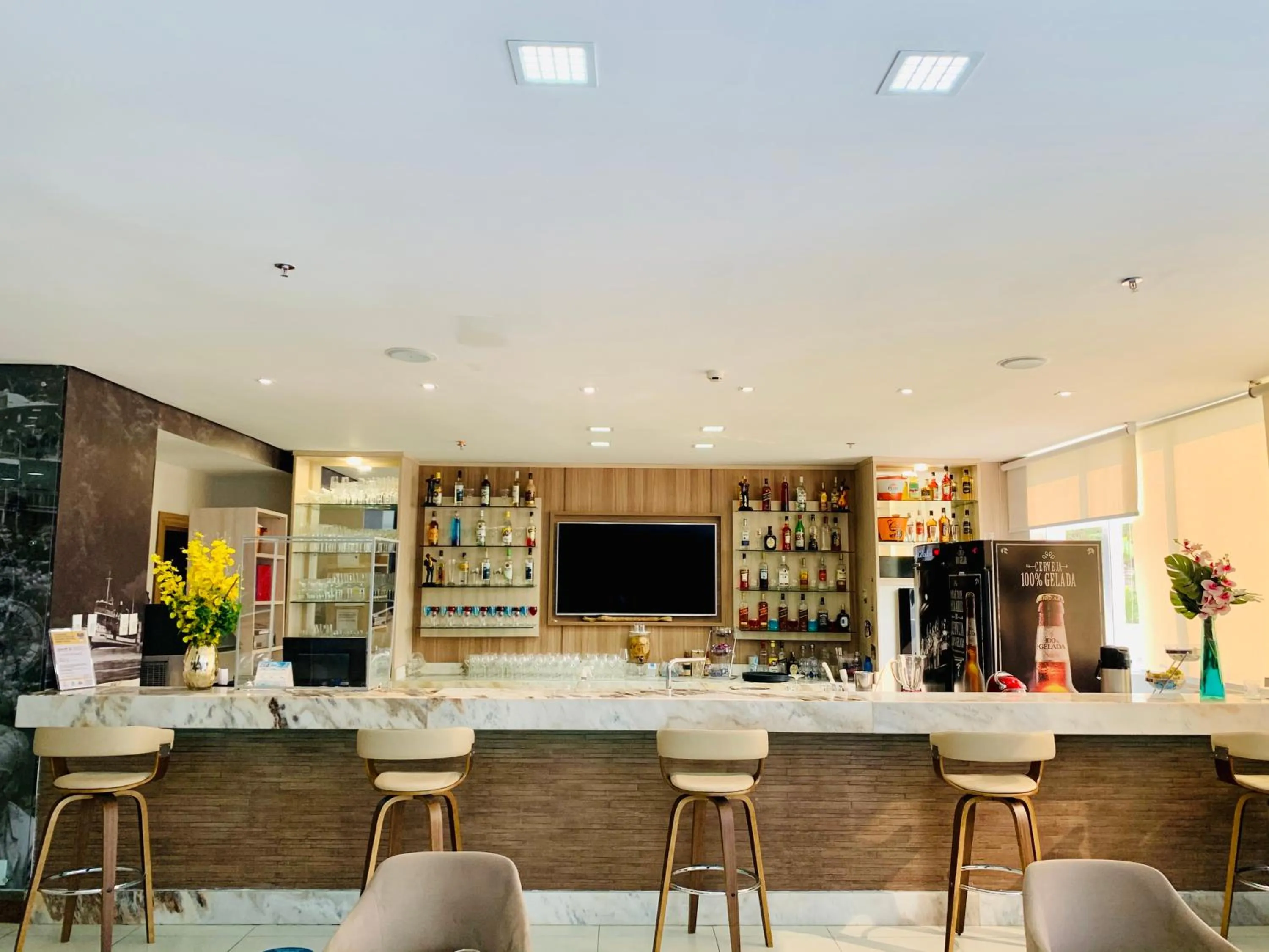 Lounge or bar in TRYP by Wyndham Manaus Aeroporto