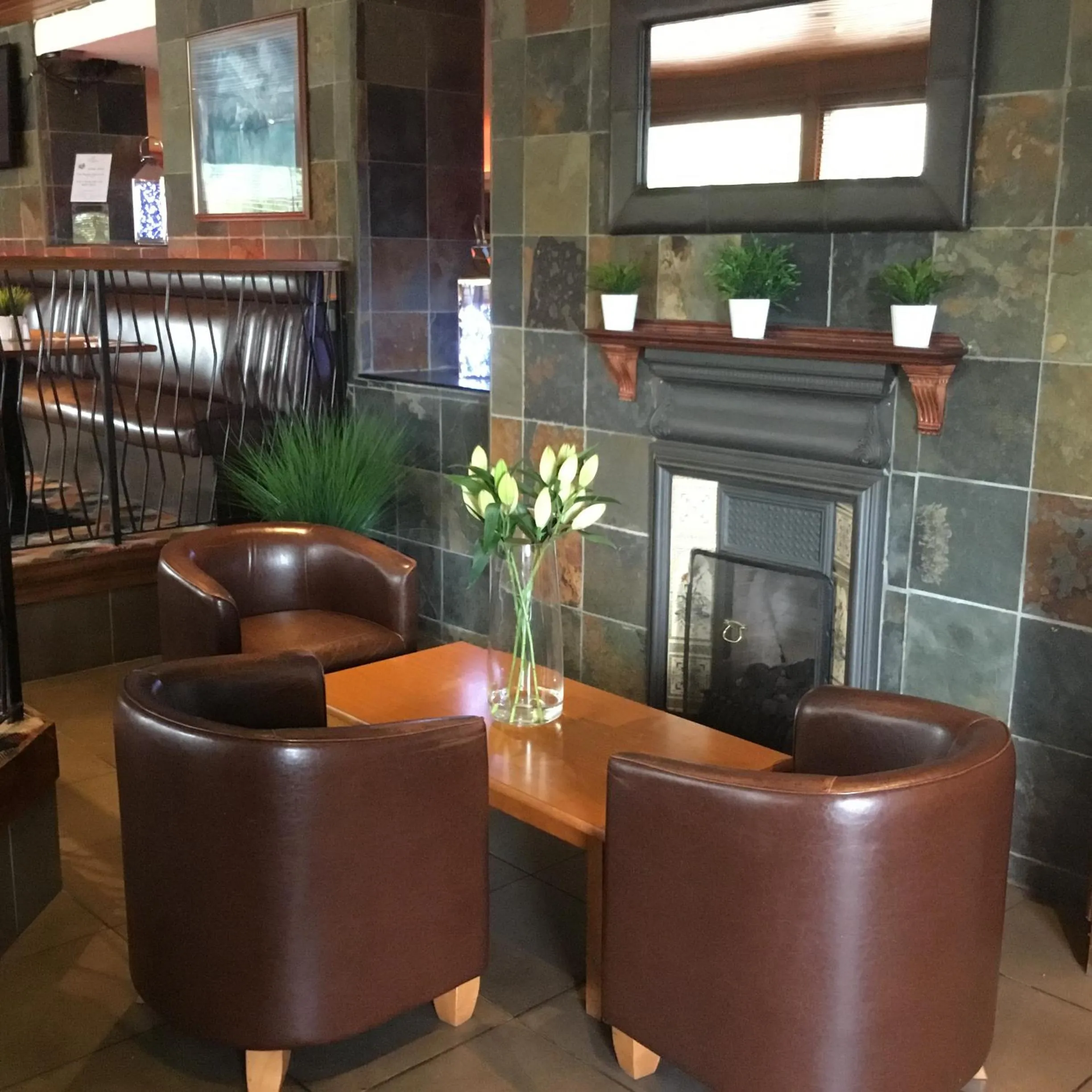 Restaurant/places to eat in West Park Hotel