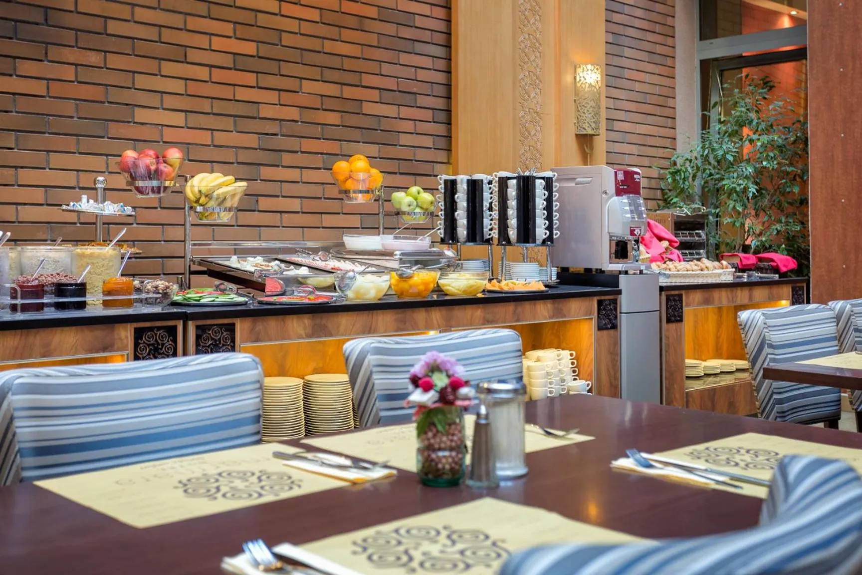 Buffet breakfast in Marmara Hotel Budapest