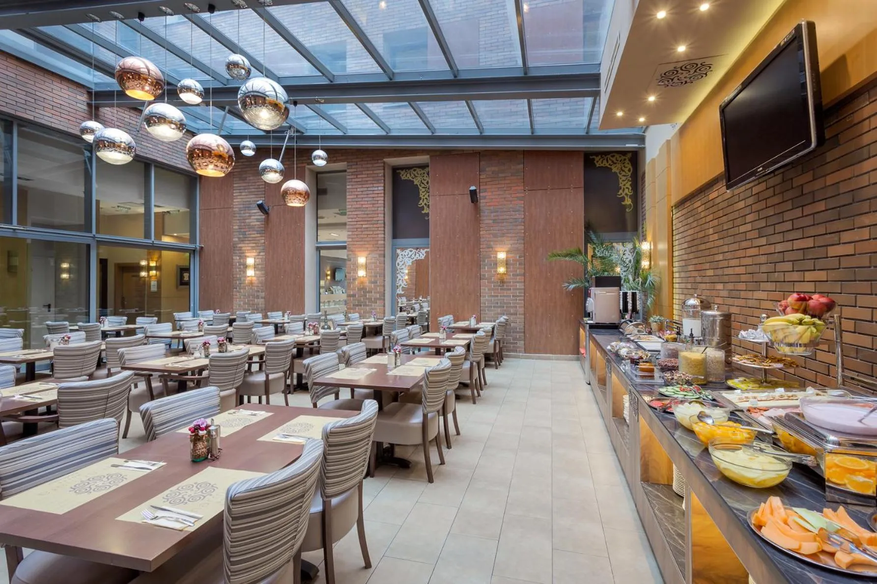 Buffet breakfast in Marmara Hotel Budapest