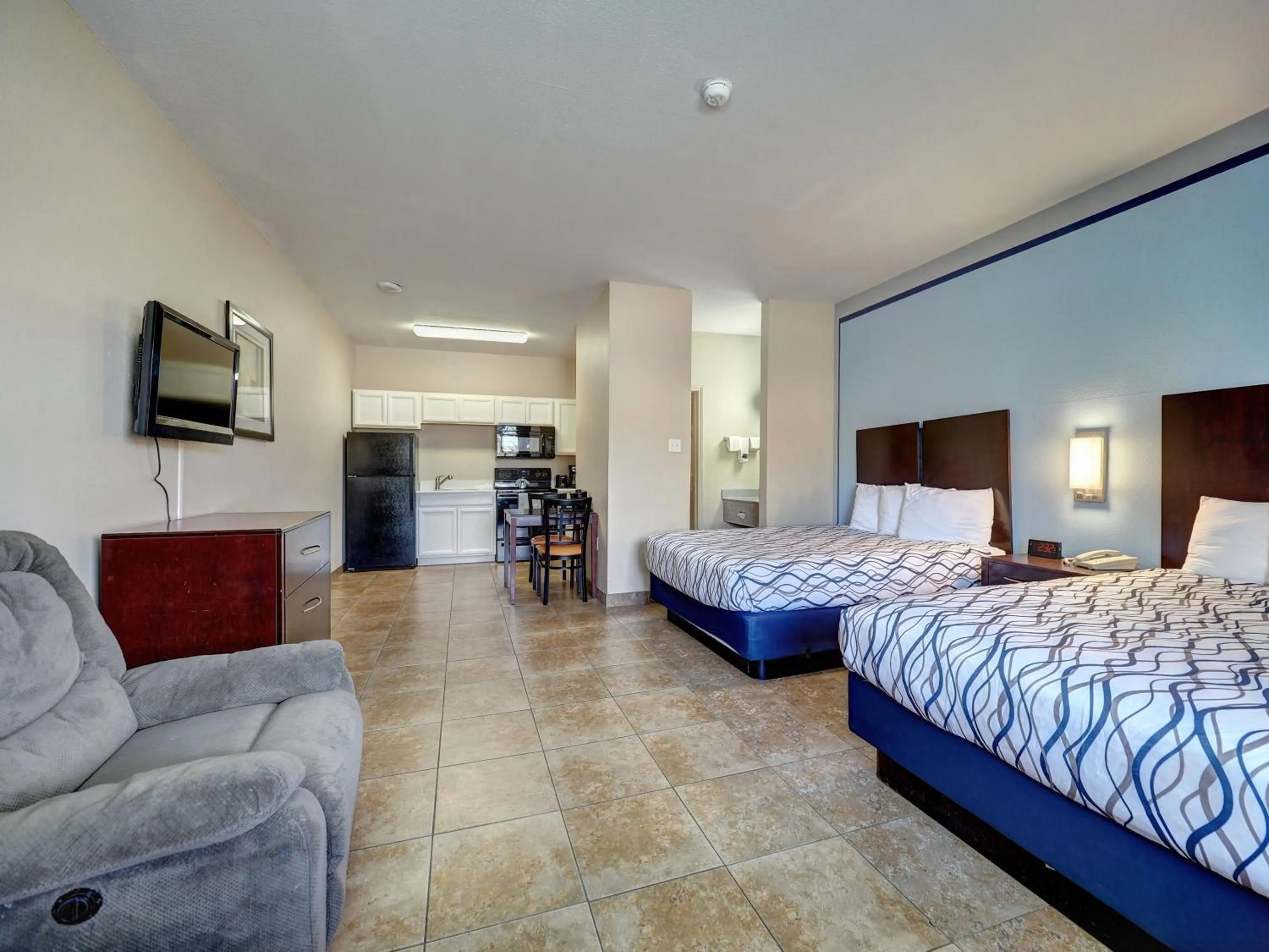 Bed in Alister Square Inn