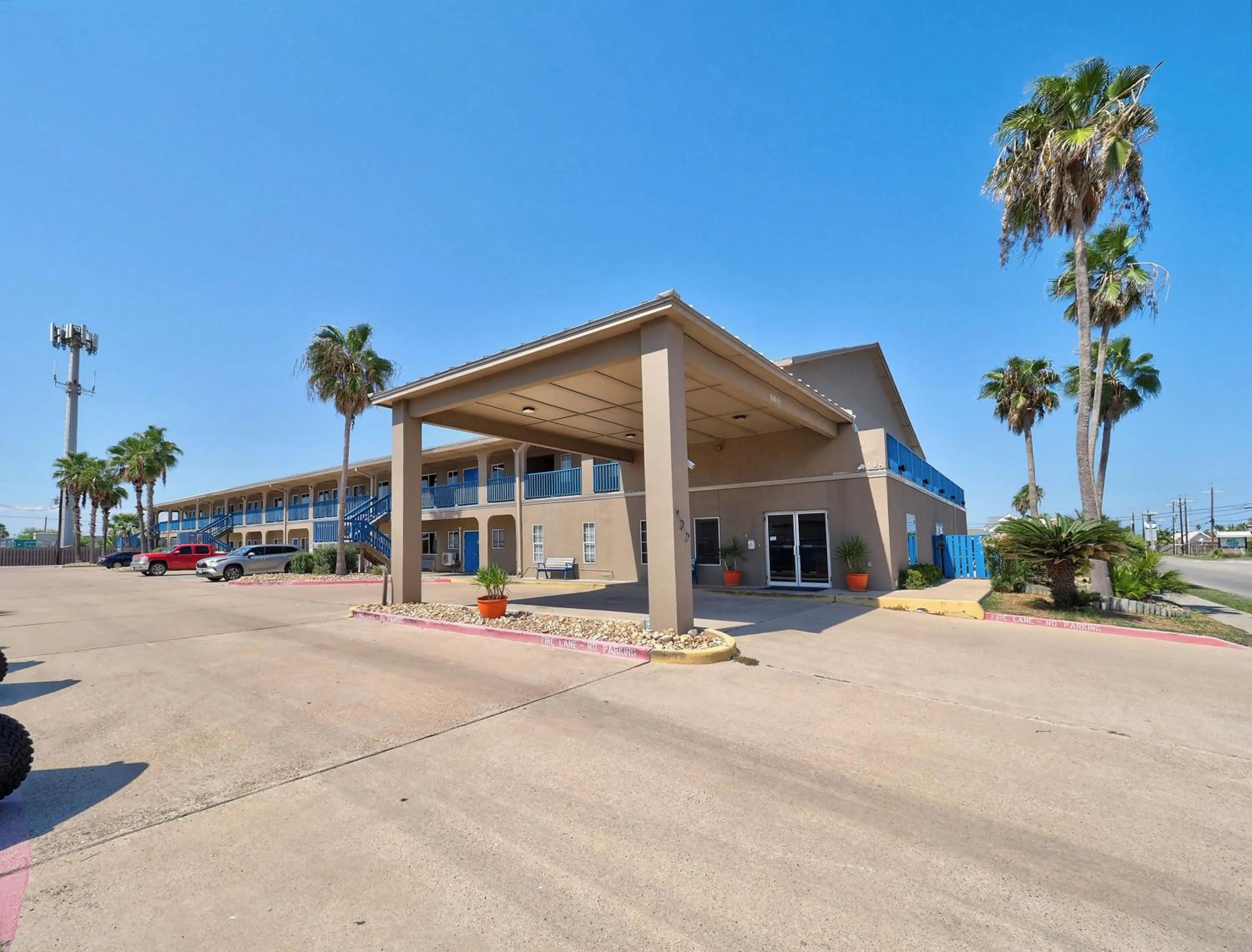 Property building in Alister Square Inn