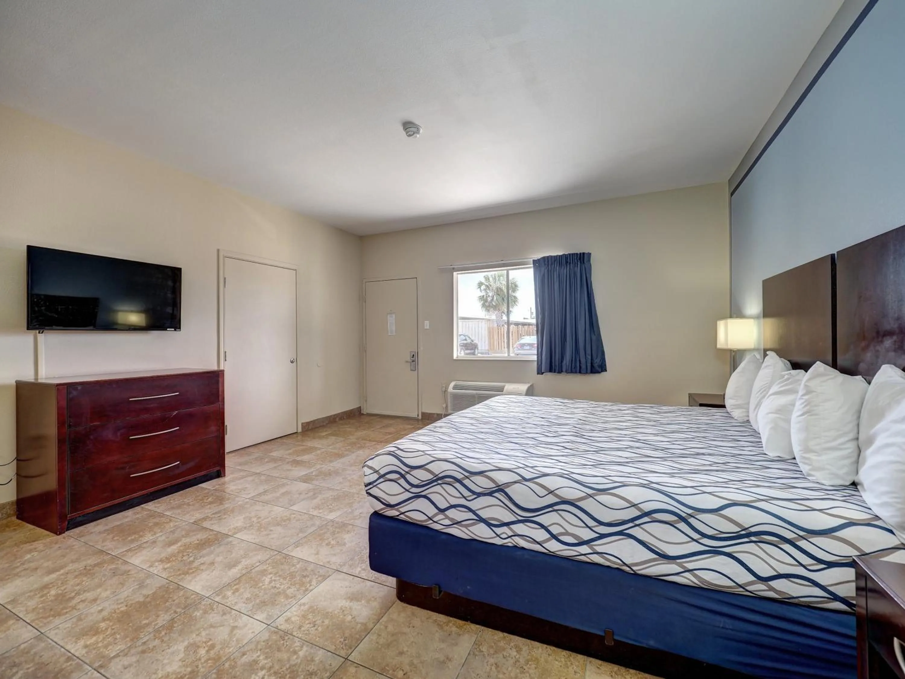 Bed in Alister Square Inn