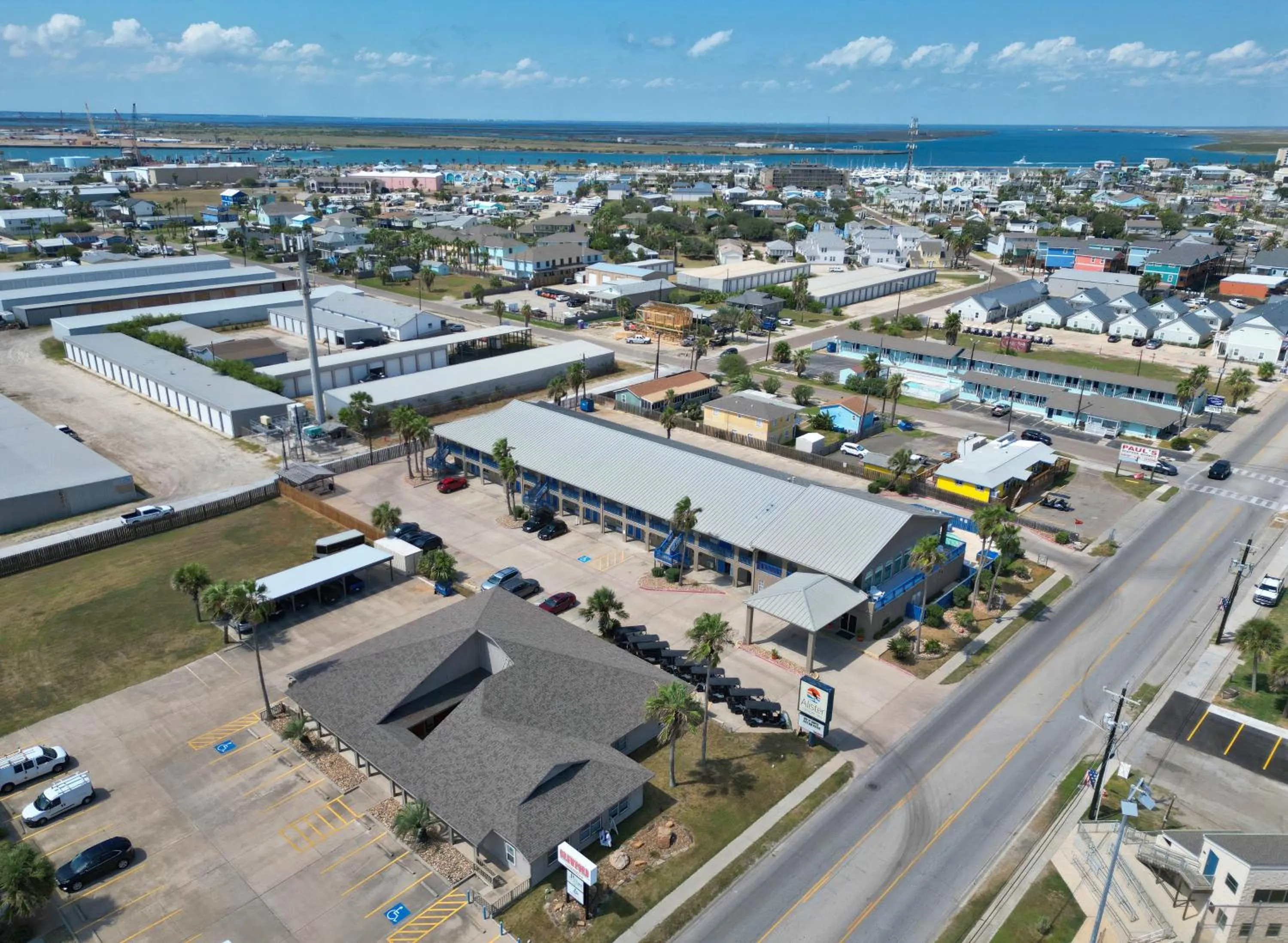 Property building in Alister Square Inn