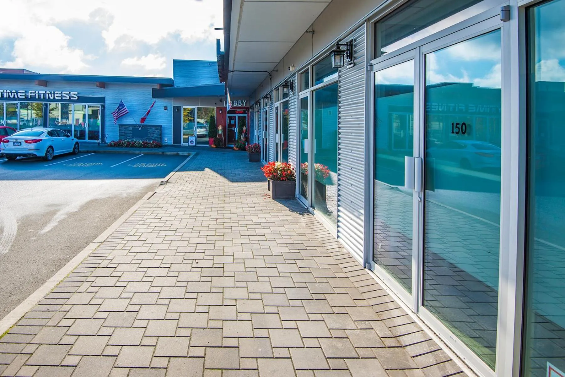 Area and facilities in Queens Hotel