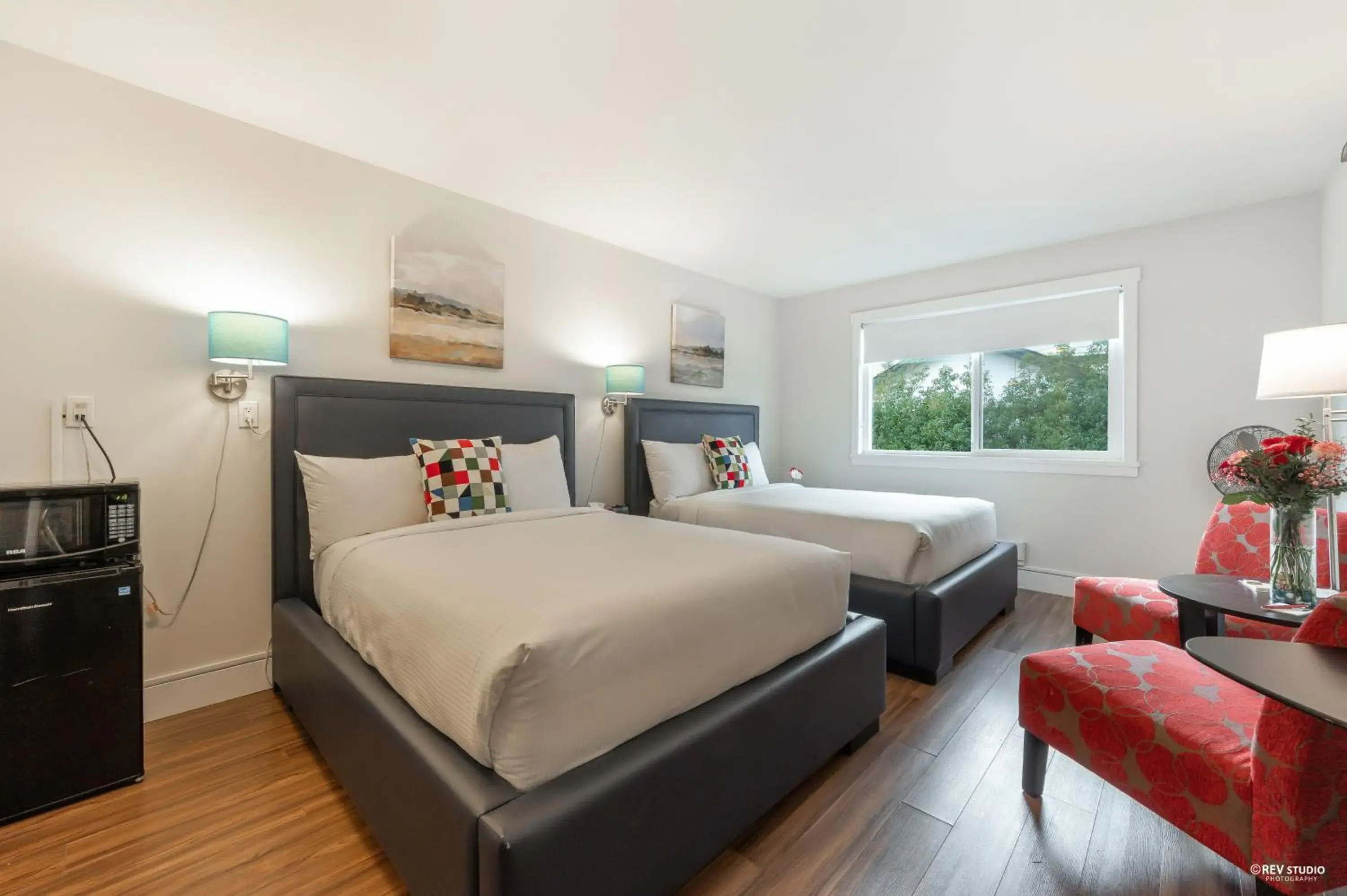 Deluxe Double Room with Bath in Queens Hotel Deluxe Double Room with Bath in Queens Hotel