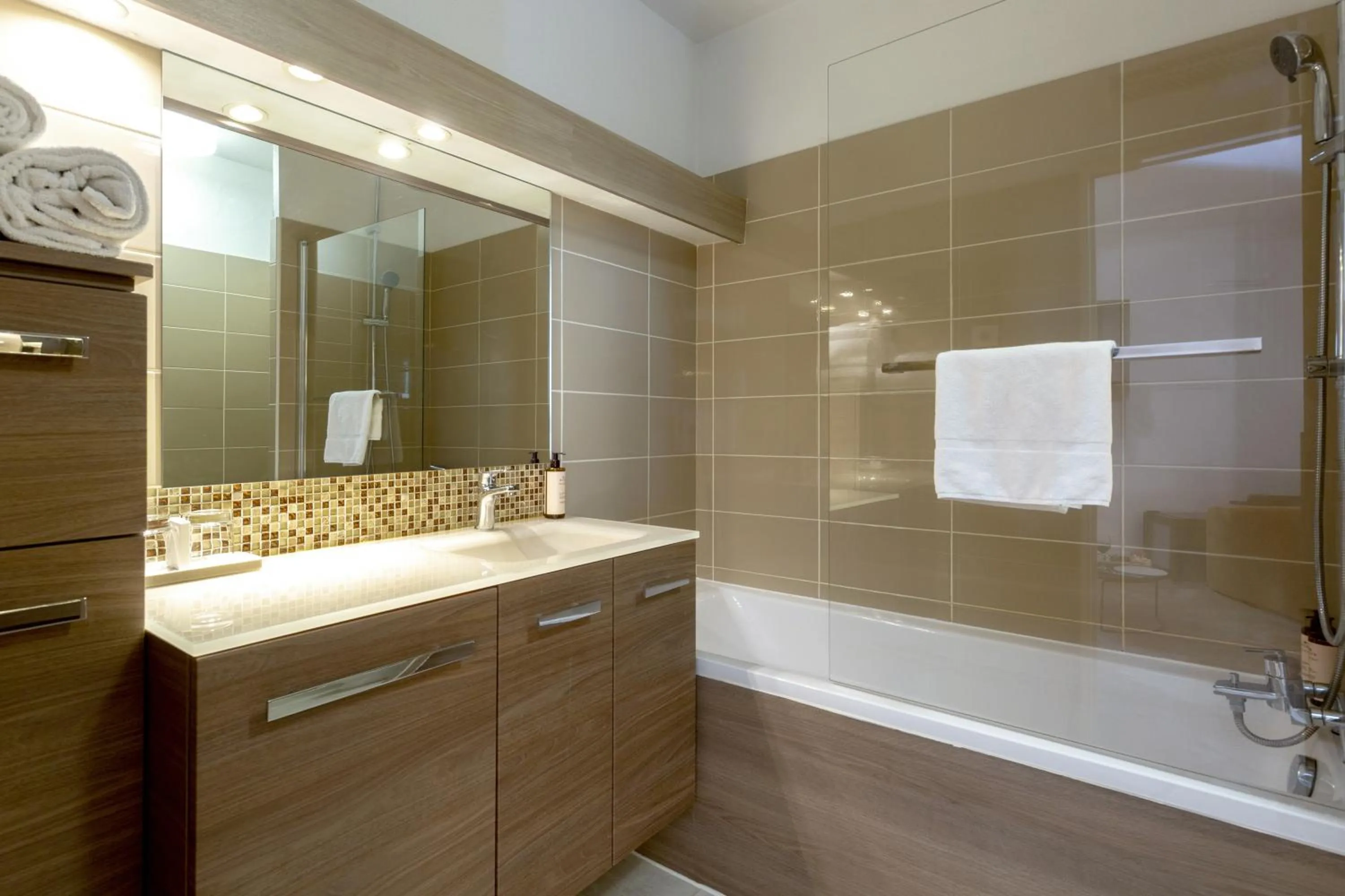 Bathroom in Best Western Hotel le Galice Aix-en-Provence